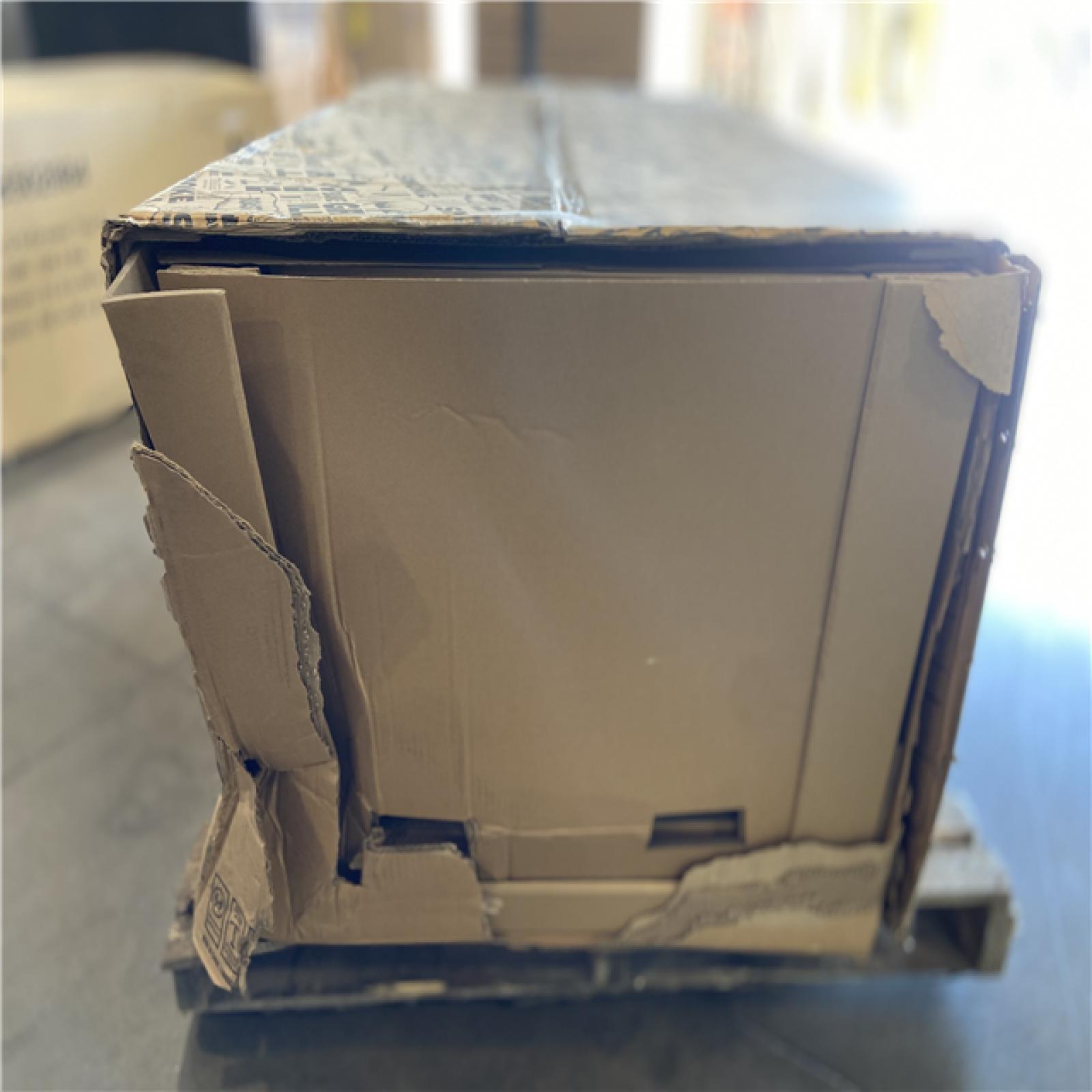 DALLAS LOCATION - Traeger Woodridge Elite Wi-Fi Pellet Grill and Smoker in Black