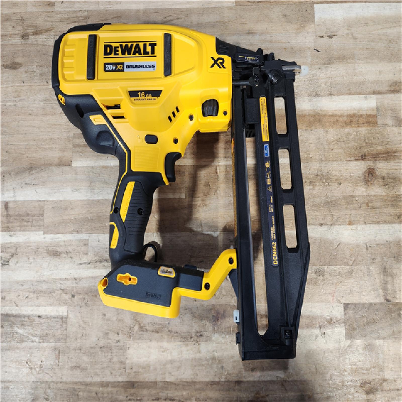 HOUSTON LOCATION - AS-IS DEWALT 20V MAX XR 16-Gauge Lithium-Ion Cordless Finish Nailer (Tool Only)
