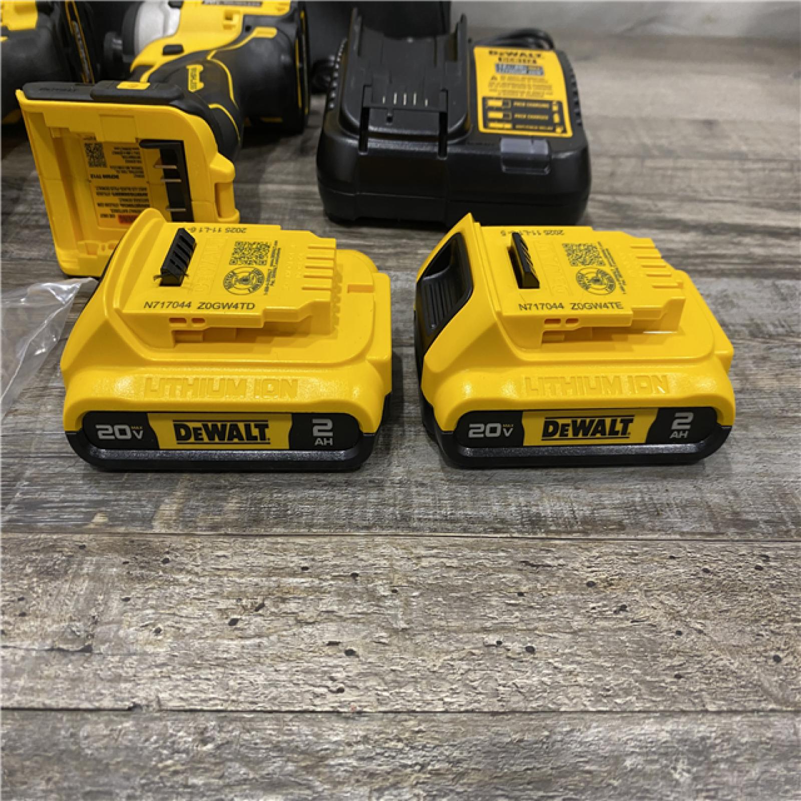 AS-IS DEWALT ATOMIC 20-Volt MAX Lithium-Ion Cordless (2-Tool) Combo Kit