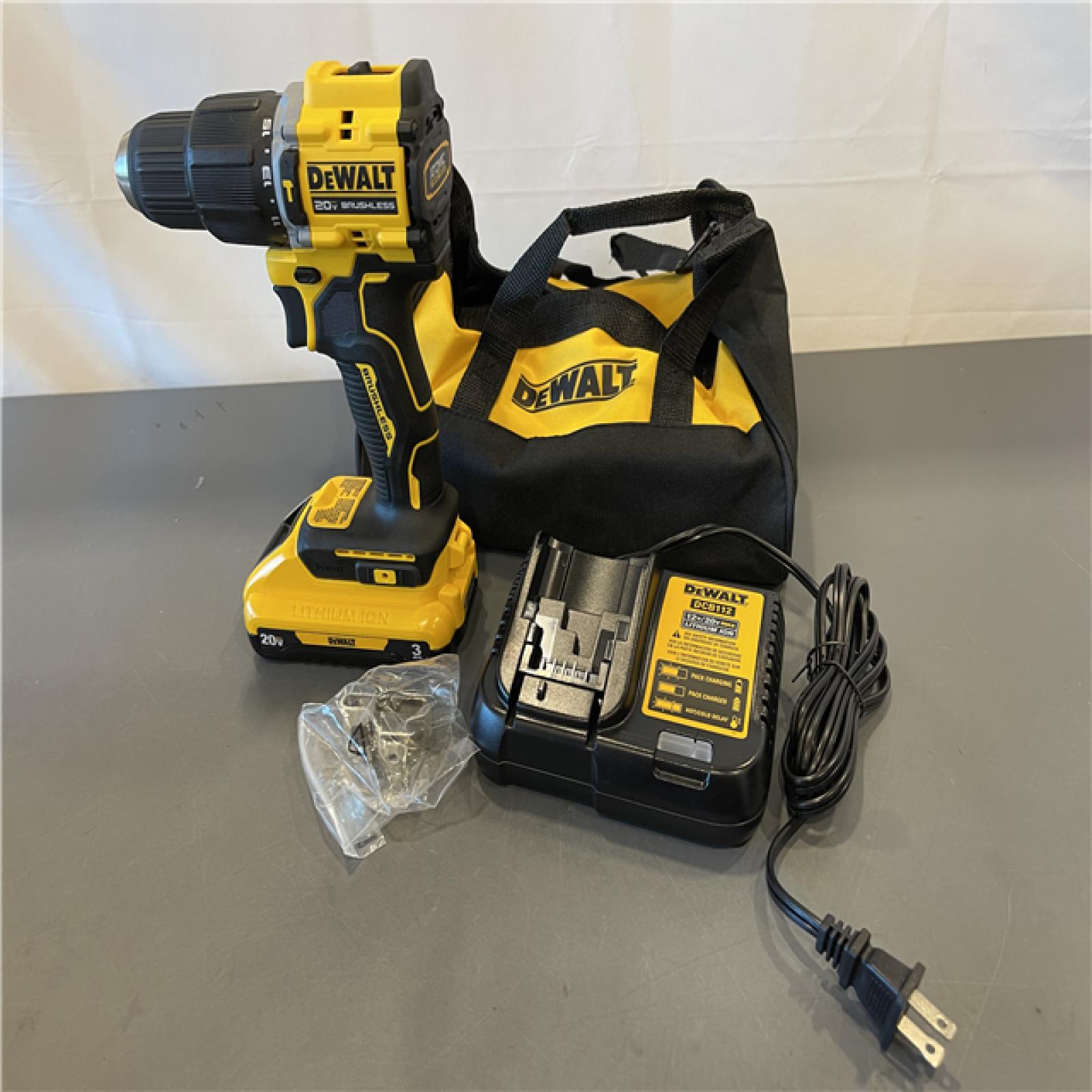 Like New! - DEWALT ATOMIC 20-Volt Lithium-Ion Cordless 1/2 in. Compact Hammer Drill Kit