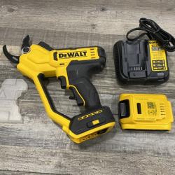 AS-IS DEWALT 20V MAX Cordless Battery Powered Pruner Kit