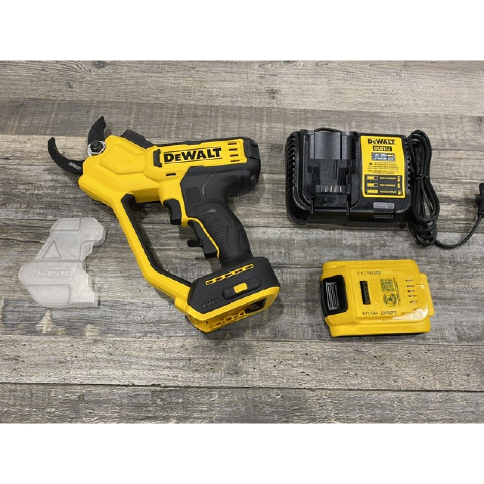 AS-IS DEWALT 20V MAX Cordless Battery Powered Pruner Kit