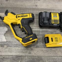 AS-IS DEWALT 20V MAX Cordless Battery Powered Pruner Kit