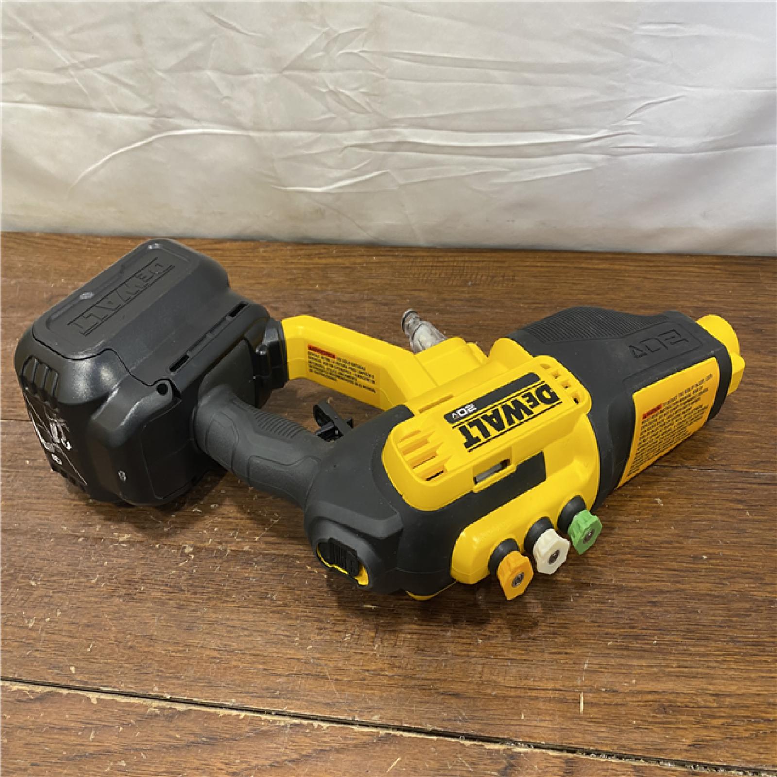 AS-IS Dewalt 20V 550 PSI  1 GPM Cordless Power Cleaner W/ 4 Nozzles Tool-Only DCPW550B