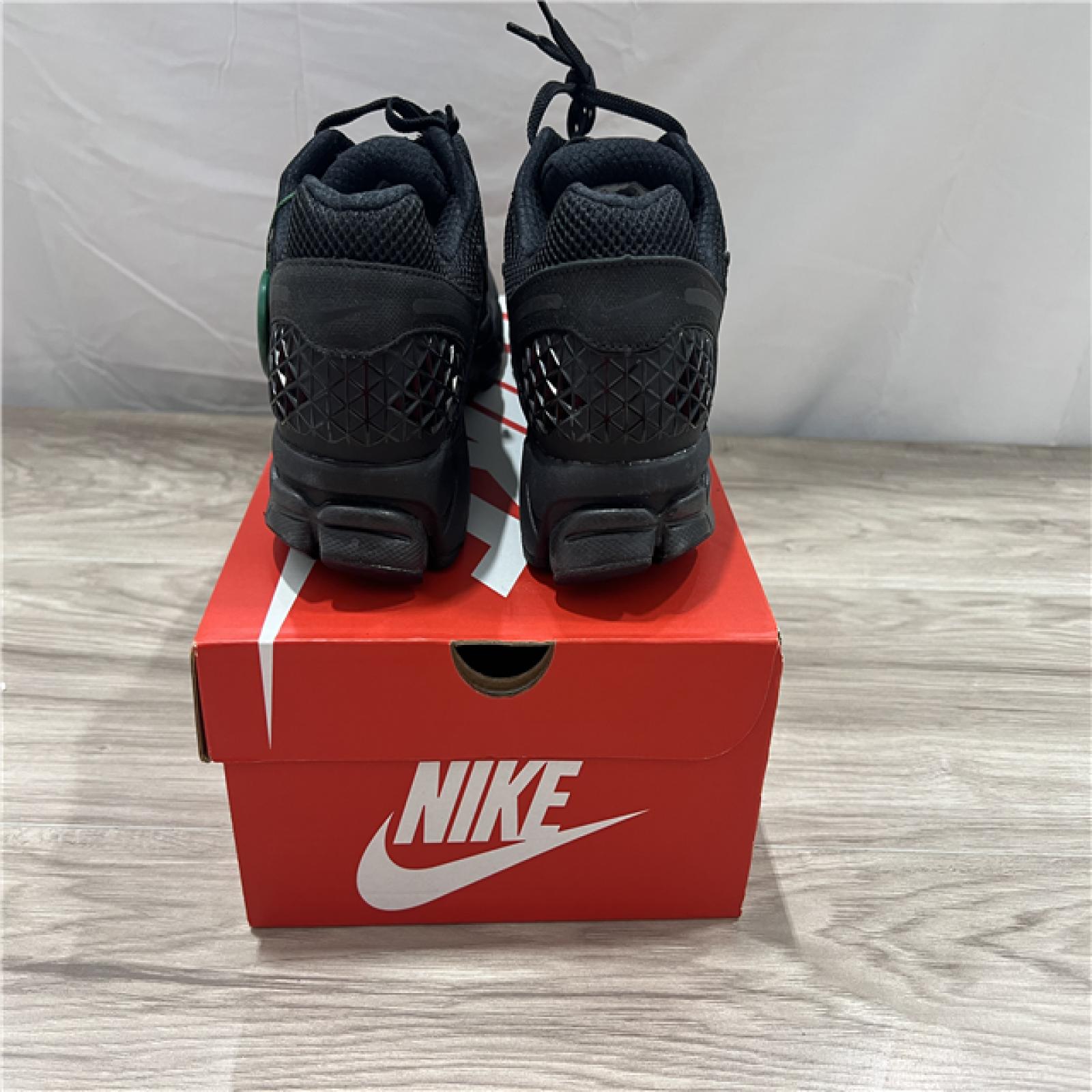 Nike Zoom Vomero 5 - Black - SZ 10.5