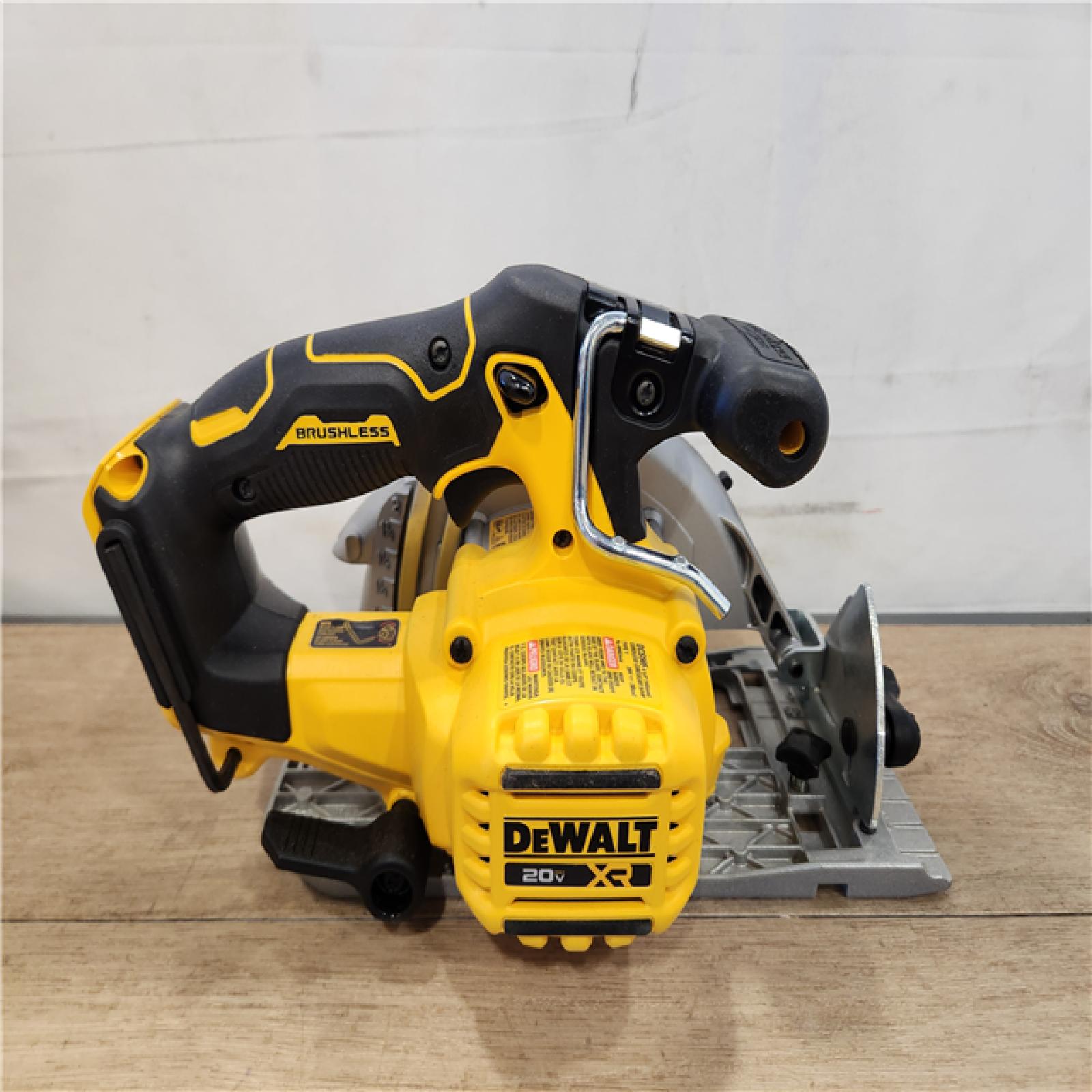 AS-IS- DeWALT Flexvolt Max 7-1/4  60V Brushless Circular Saw DCS578B (Bare Tool)