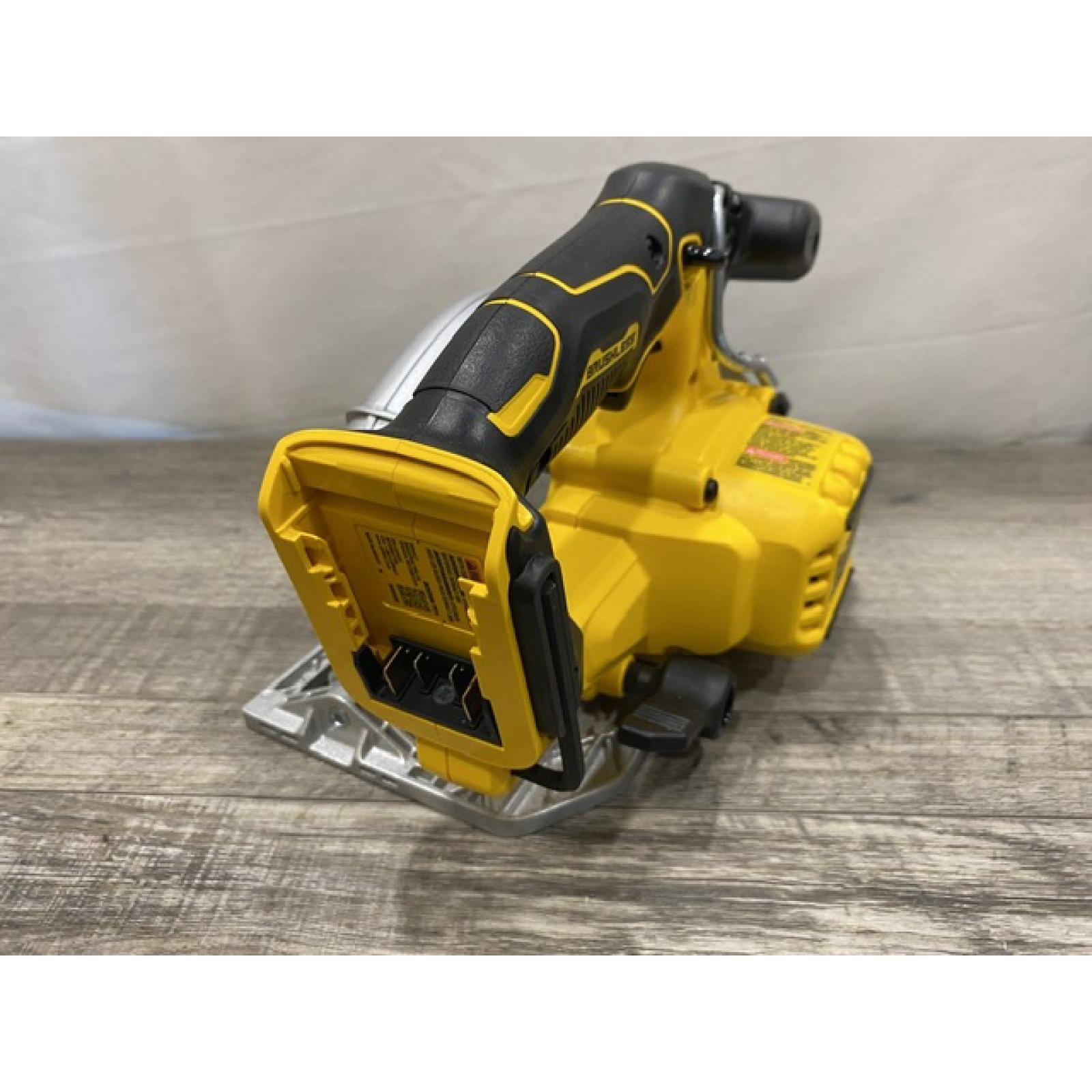 AS-IS DEWALT 20V MAX Cordless Brushless 6-1/2 in. Sidewinder Style Circular Saw (Tool Only)