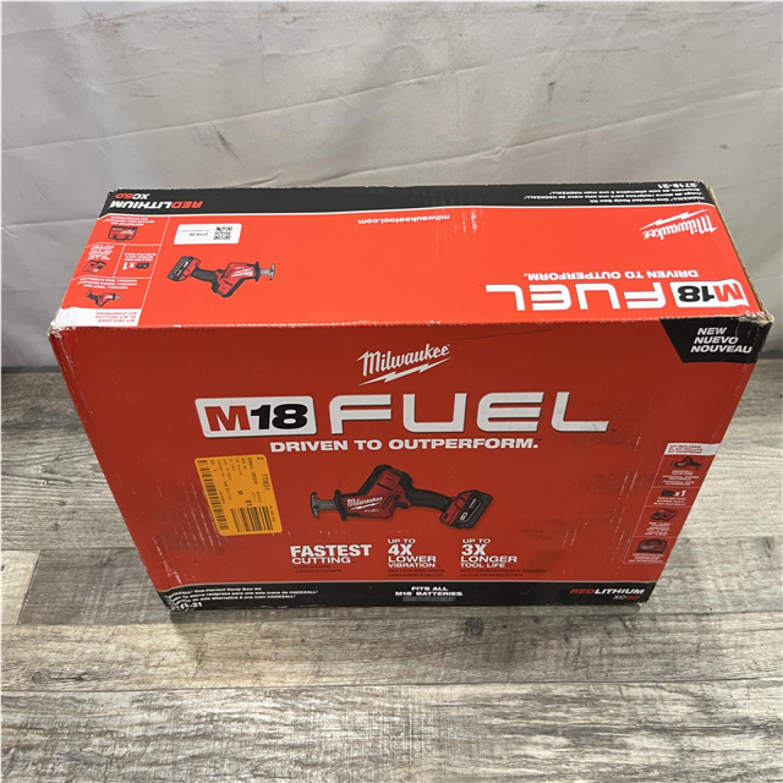 NEW - Milwaukee  FUEL 18V Lithium-Ion Brushless Cordless HACKZALL Reciprocating Saw Kit