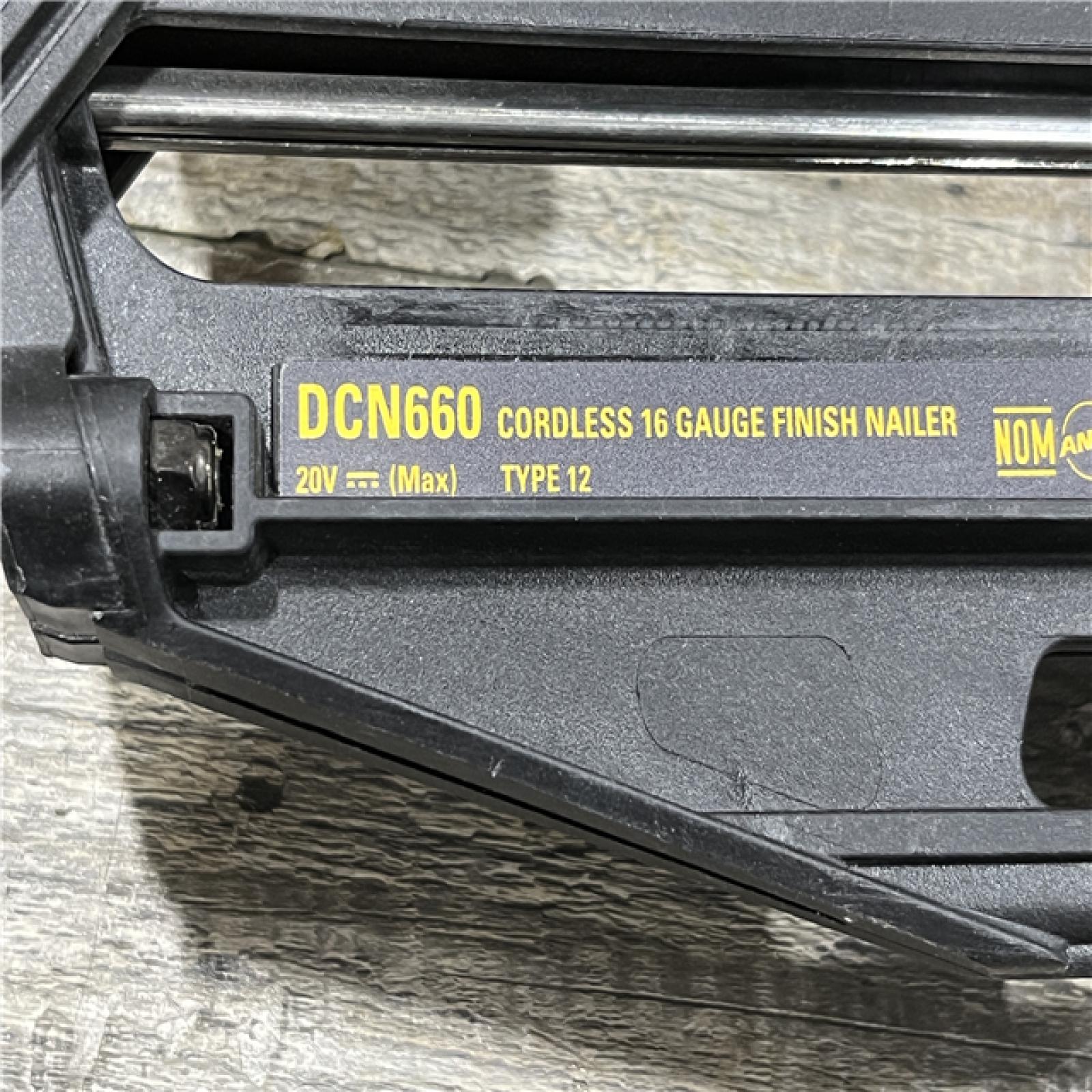 AS-IS DEWALT 20V MAX XR 16-Gauge Electric Cordless Angled Finishing Nailer Kit