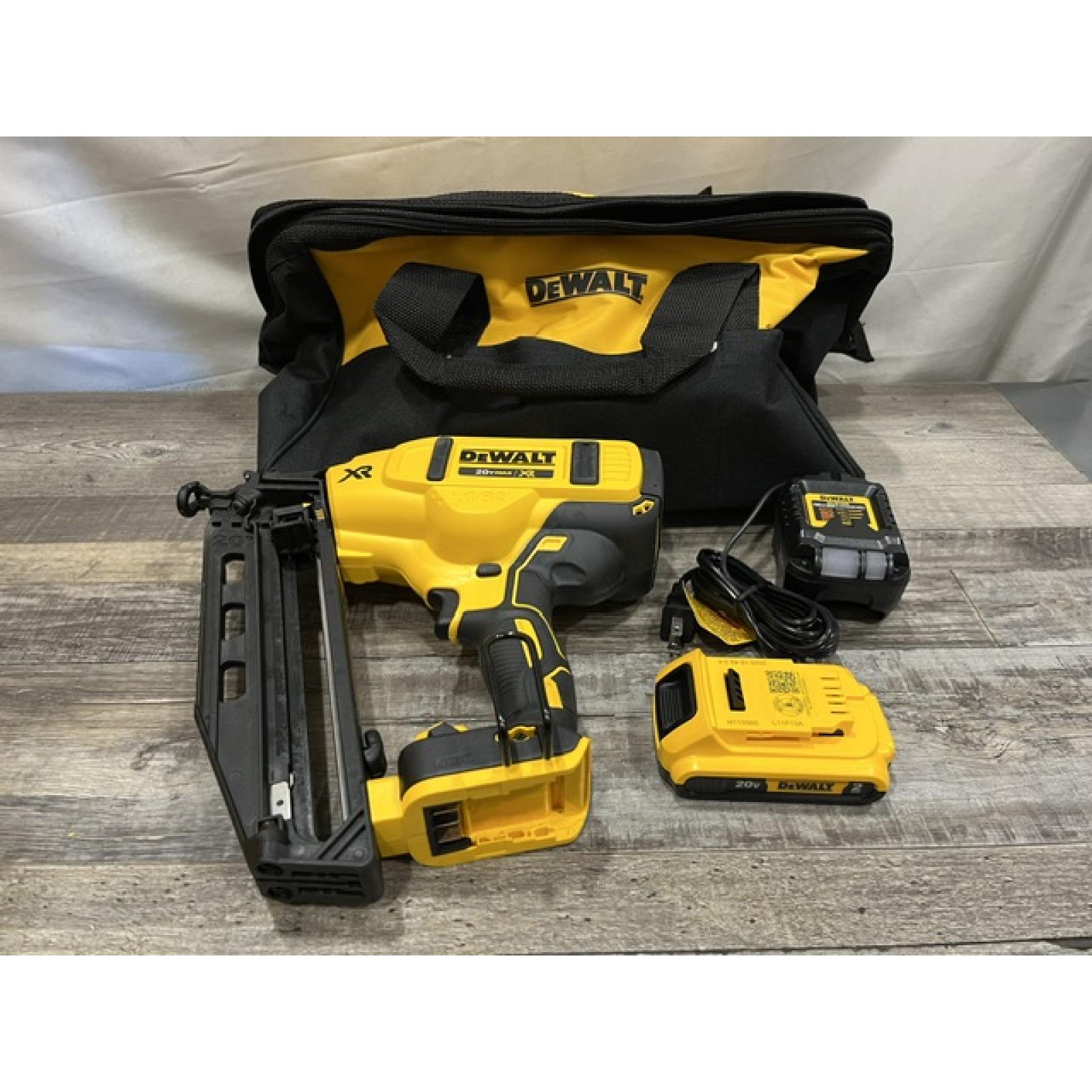 AS-IS DEWALT 20V MAX XR 16-Gauge Electric Cordless Angled Finishing Nailer Kit