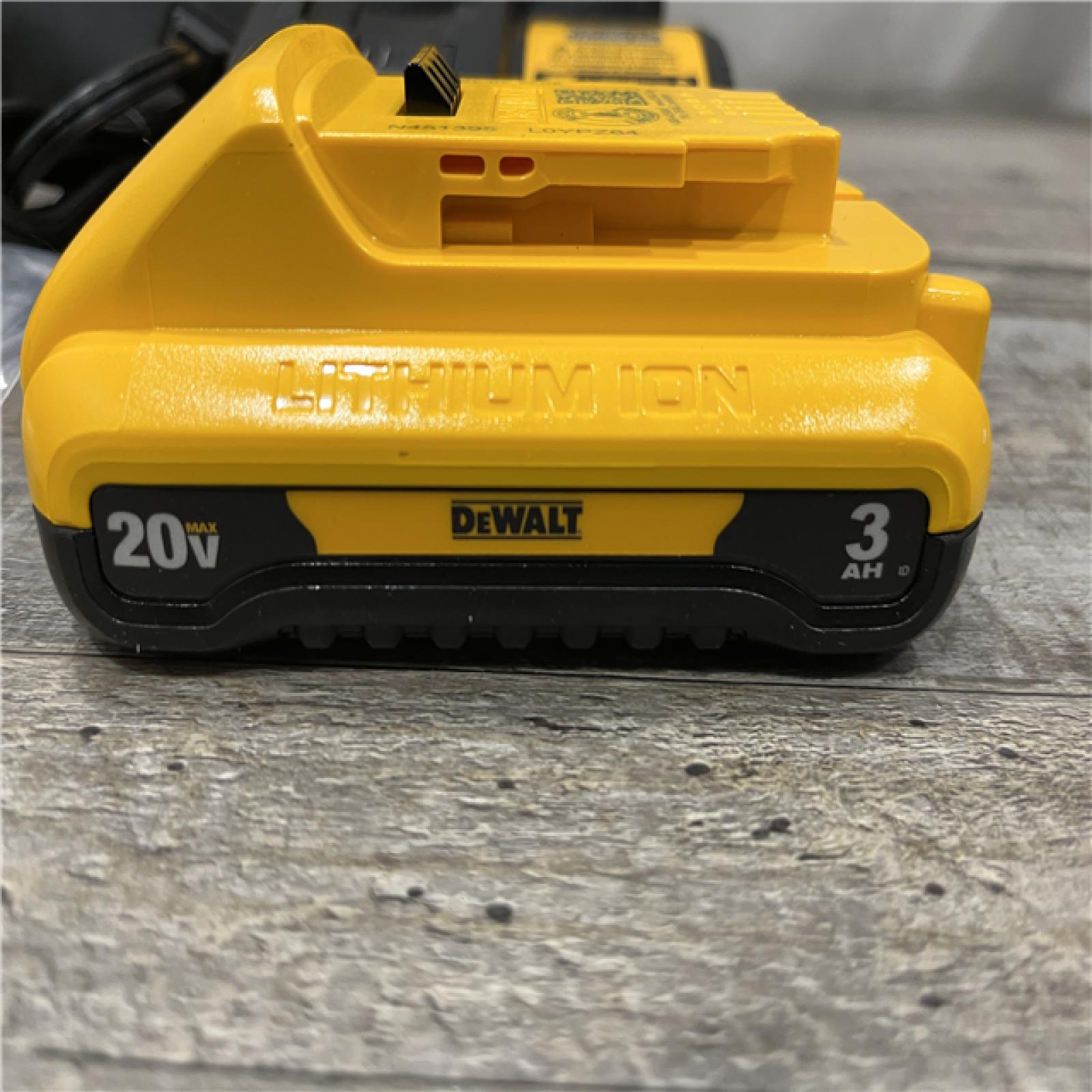 LIKE NEW - DEWALT ATOMIC 20V Cordless 1/2 in. Compact Hammer Drill Kit