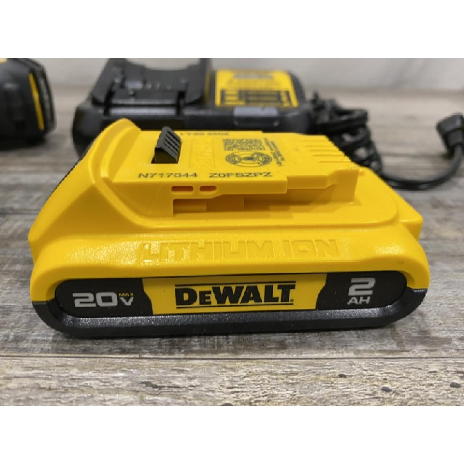 AS-IS DEWALT 20V MAX Cordless Battery Powered Pruner Kit