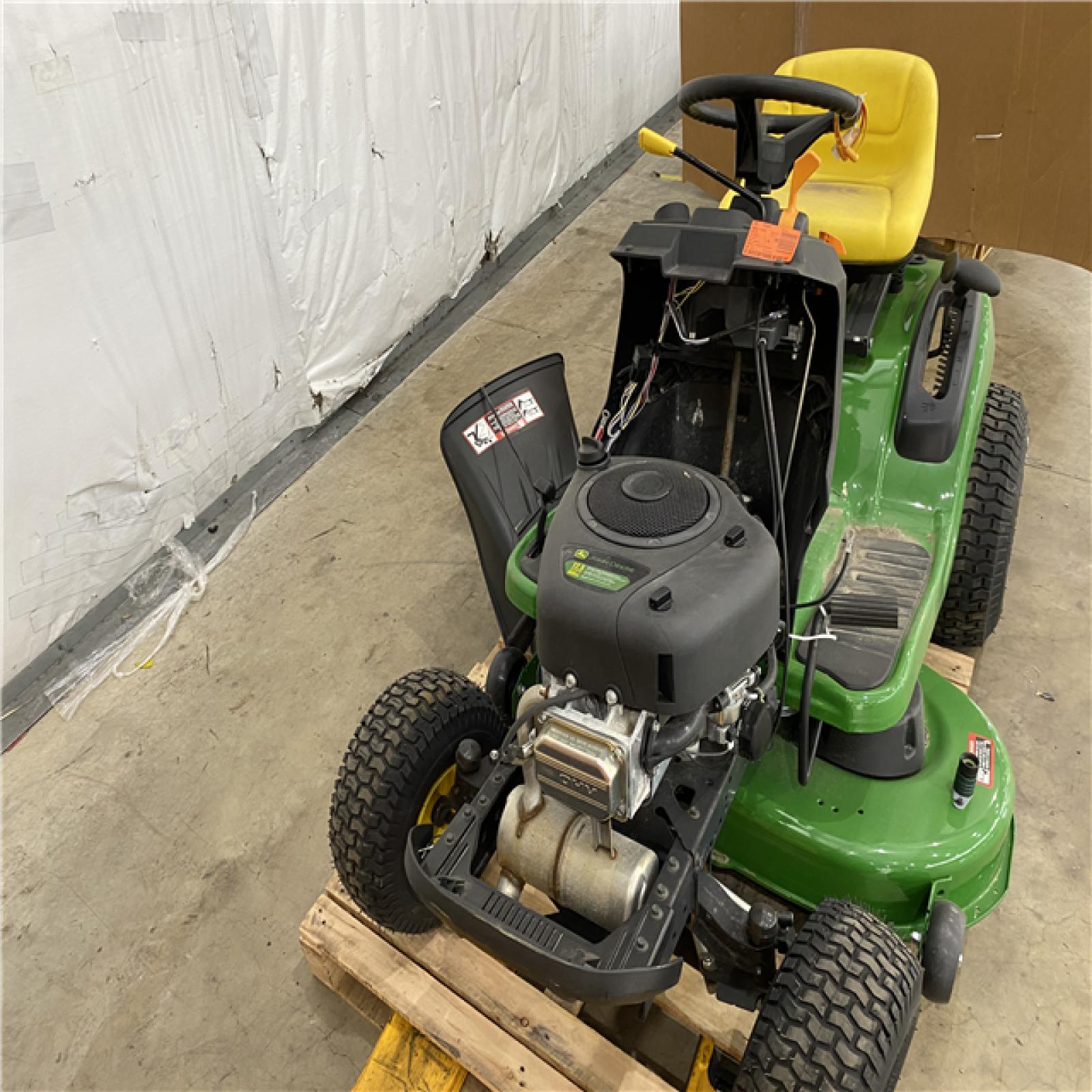Houston Location AS IS - John Deere 500cc 17.5HP Riding Mower