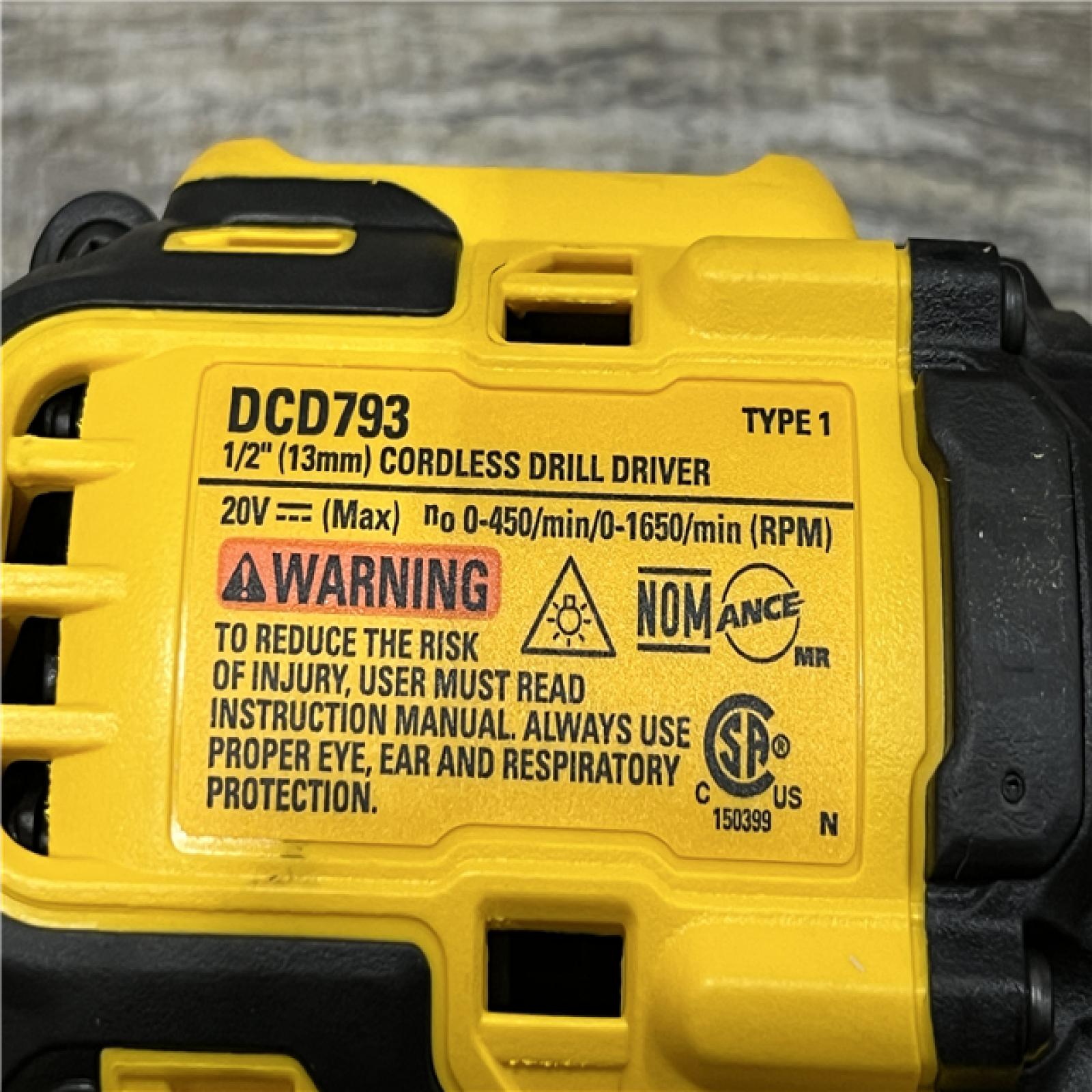 LIKE NEW - DEWALT 20V MAX Brushless 1/2 in. Drill Driver & 1/4 in. Impact Driver Kit