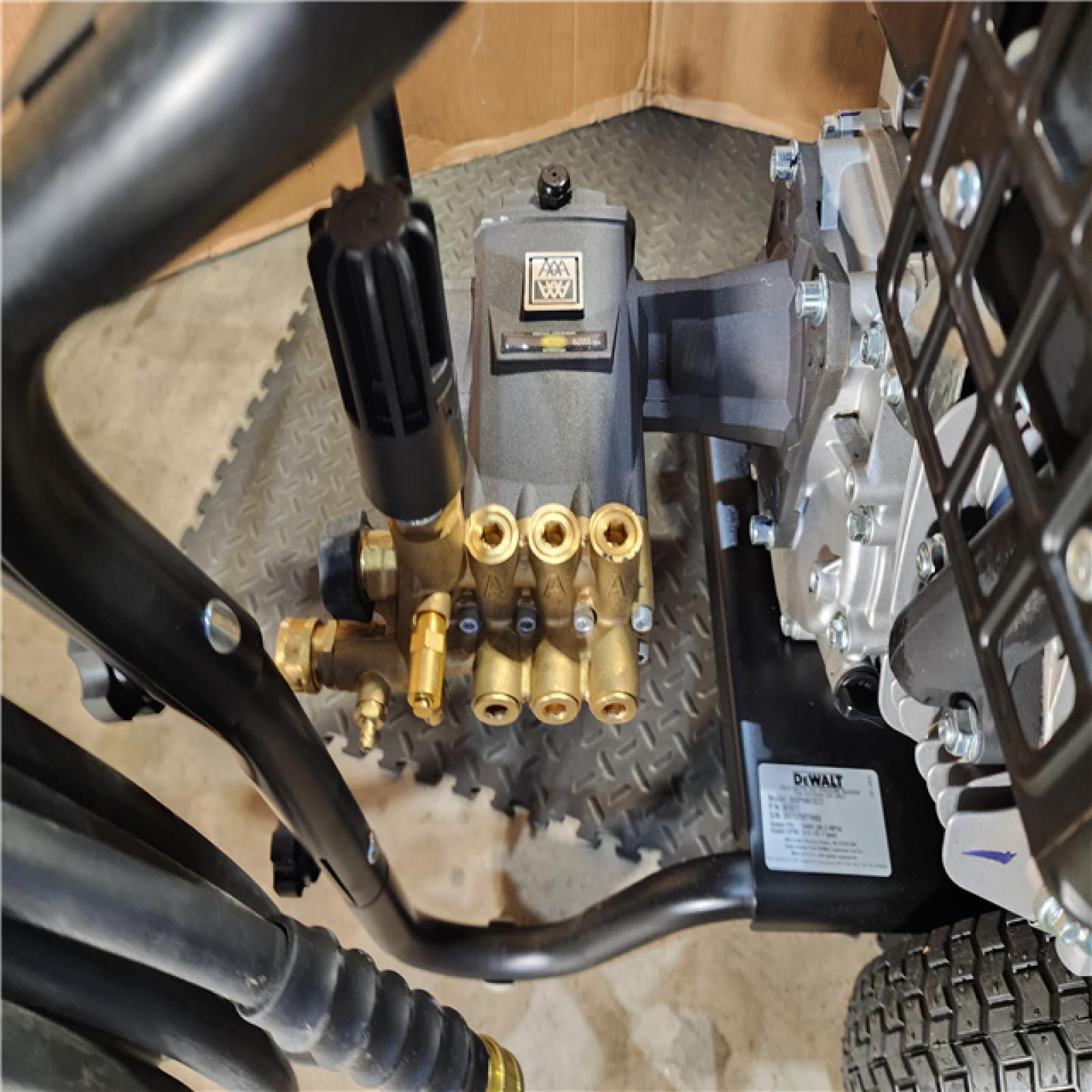 HOUSTON LOCATION - AS-IS DEWALT 4400 PSI 4.0 GPM Cold Water Gas Pressure Washer