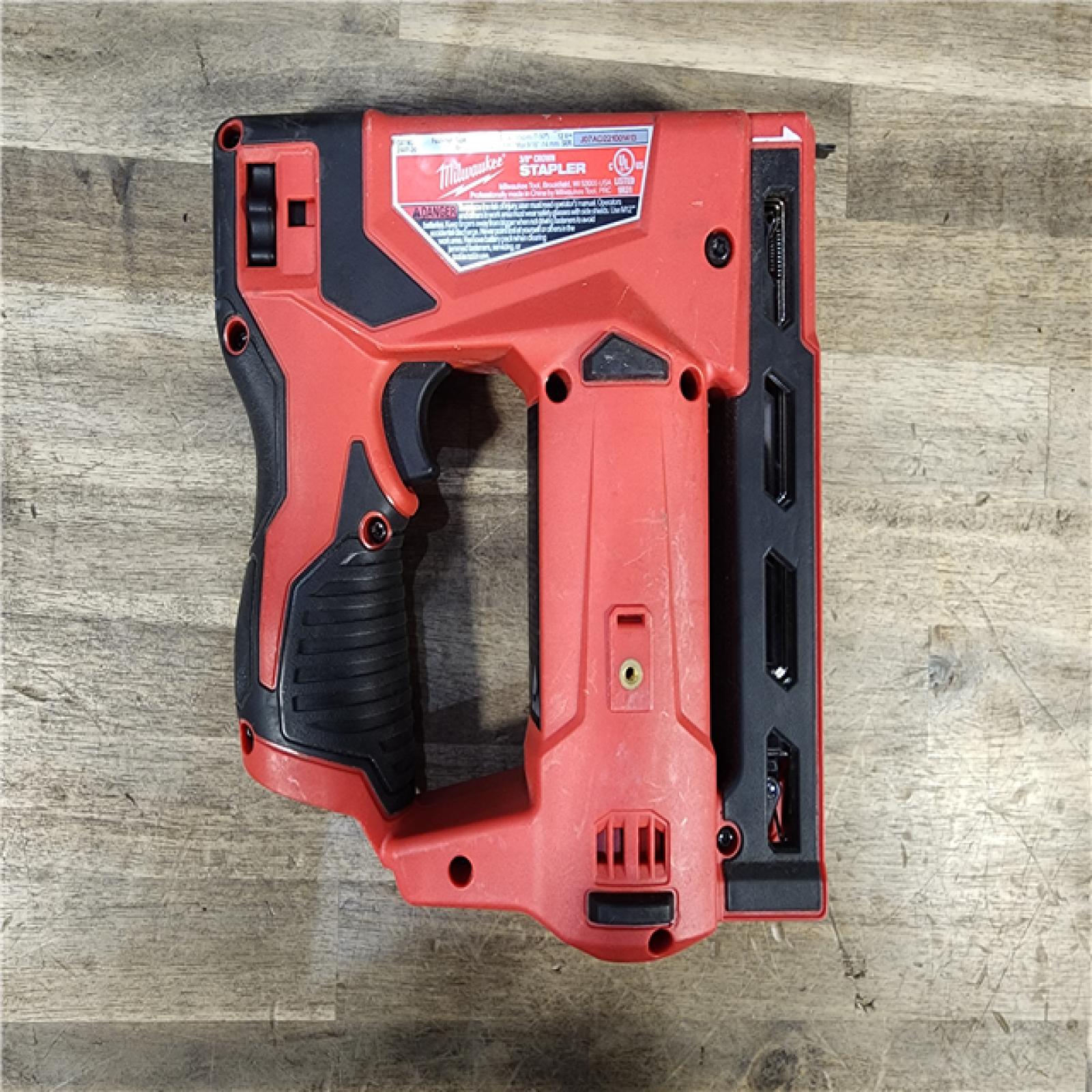HOUSTON LOCATION - AS-IS MILWAUKEE 3 TOOL COMBO
