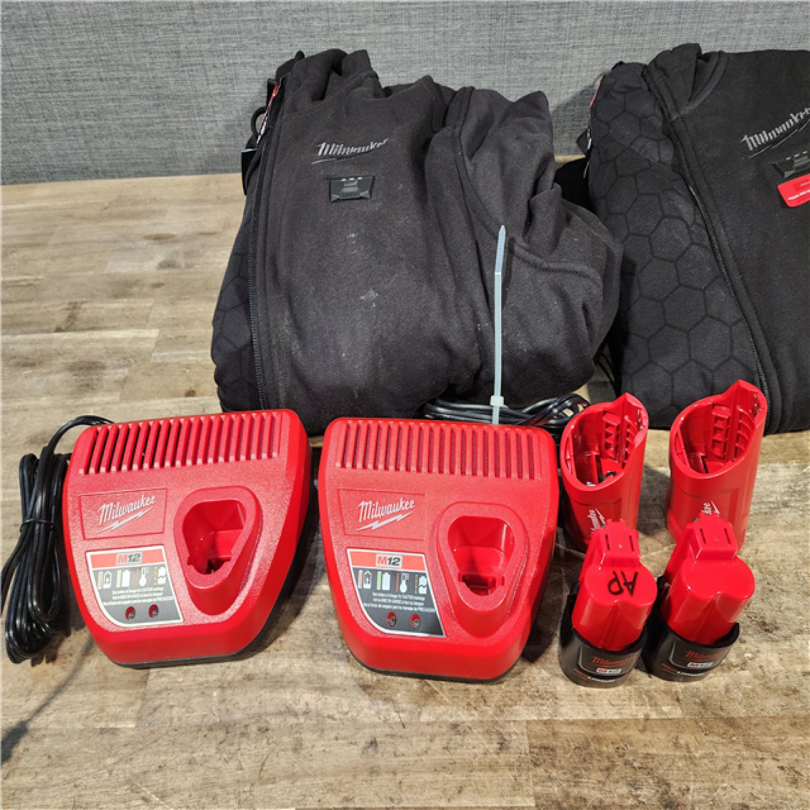 HOUSTON LOCATION - AS-IS MILWAUKEE 2 HEATED CLOTHING COMBO KIT