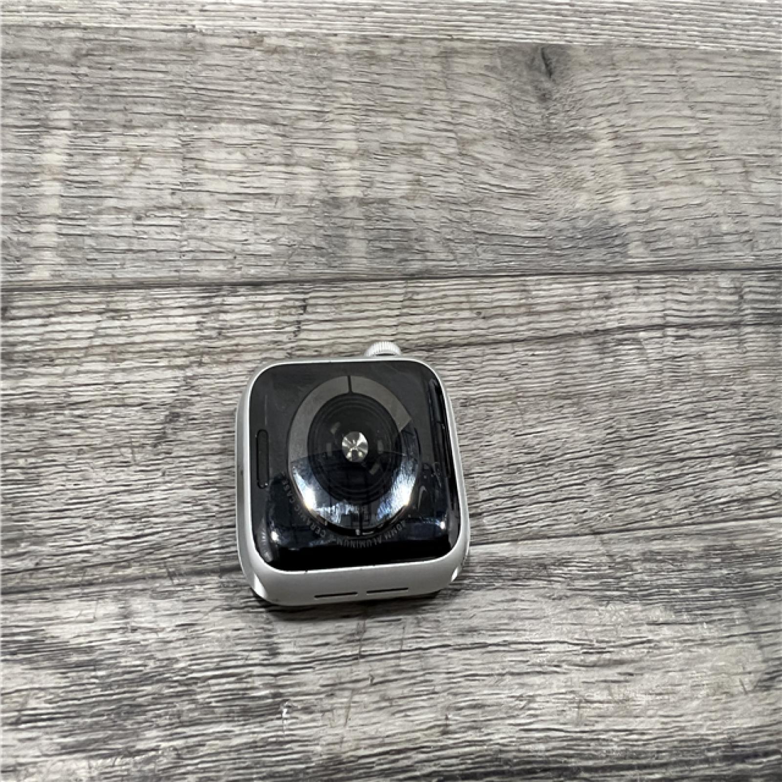AS-IS Apple Watch Series 4 GPS GPS LTE 40MM Blue Sports Band