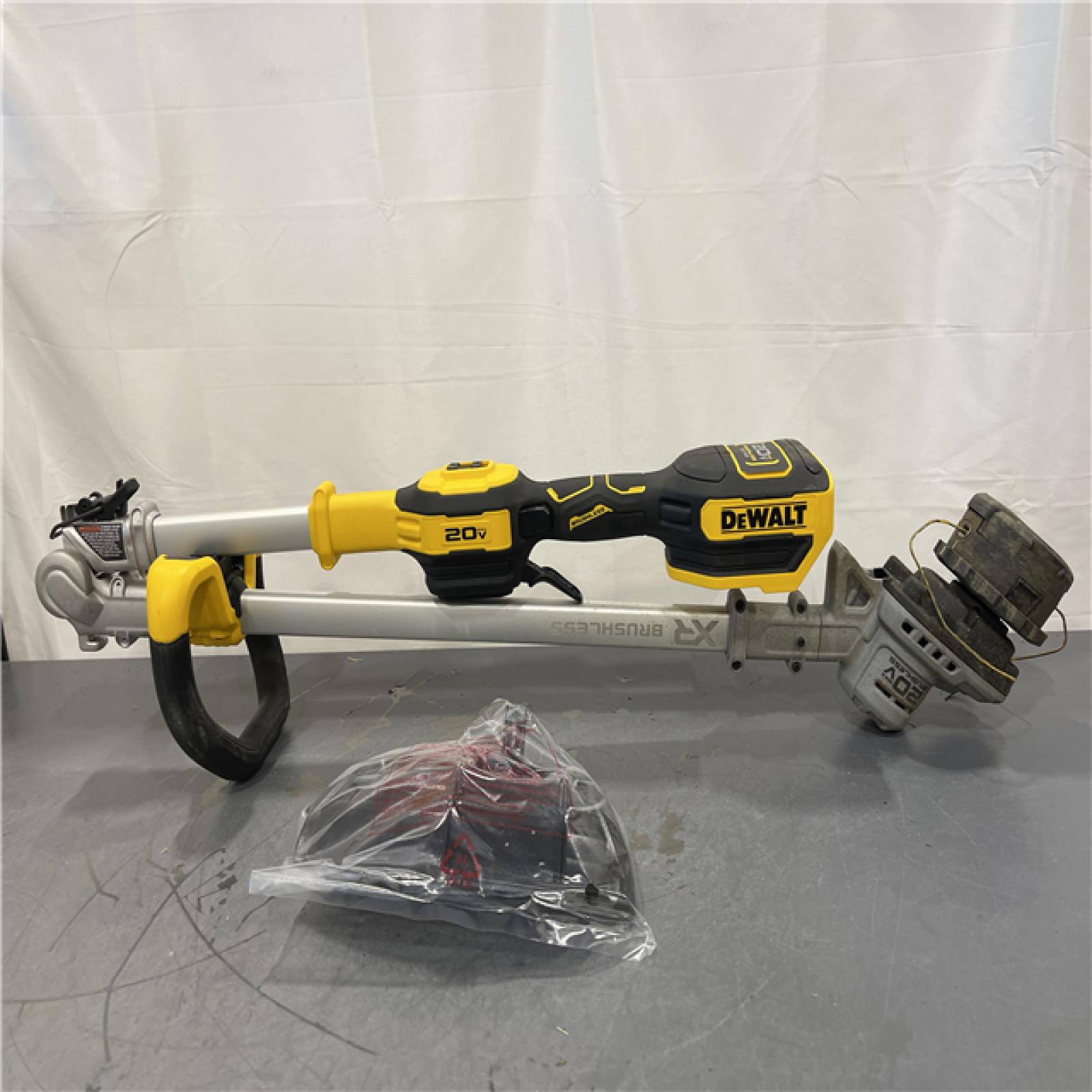 AS-IS - DEWALT 20V MAX 14 in. Brushless Cordless Battery Powered Foldable String Trimmer