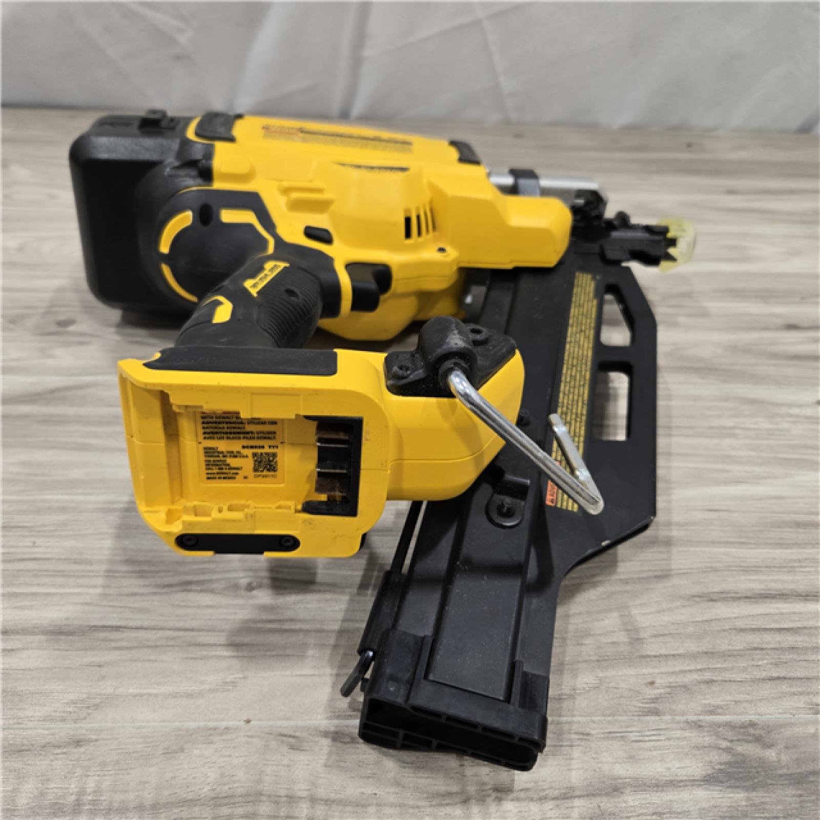 AS-IS DEWALT 20-Volt 21° Cordless Framing Nailer (Tool-Only)