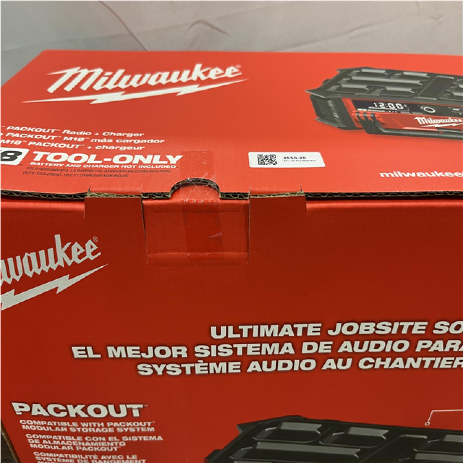 NEW - Milwaukee 18 Lithium-Ion Cordless PACKOUT Radio/Speaker with Built-In Charger