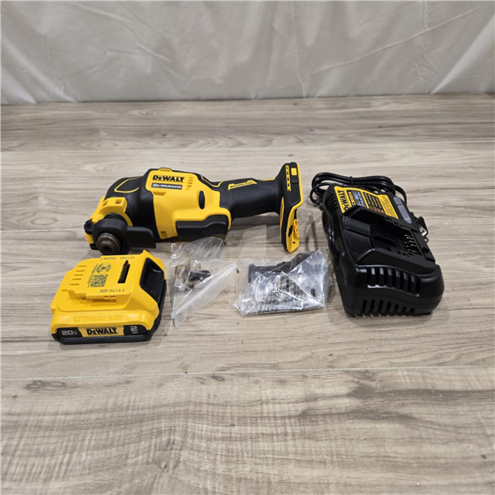 AS-IS DeWalt DCS354D1 20V Cordless Oscillating Multi-Tool Kit