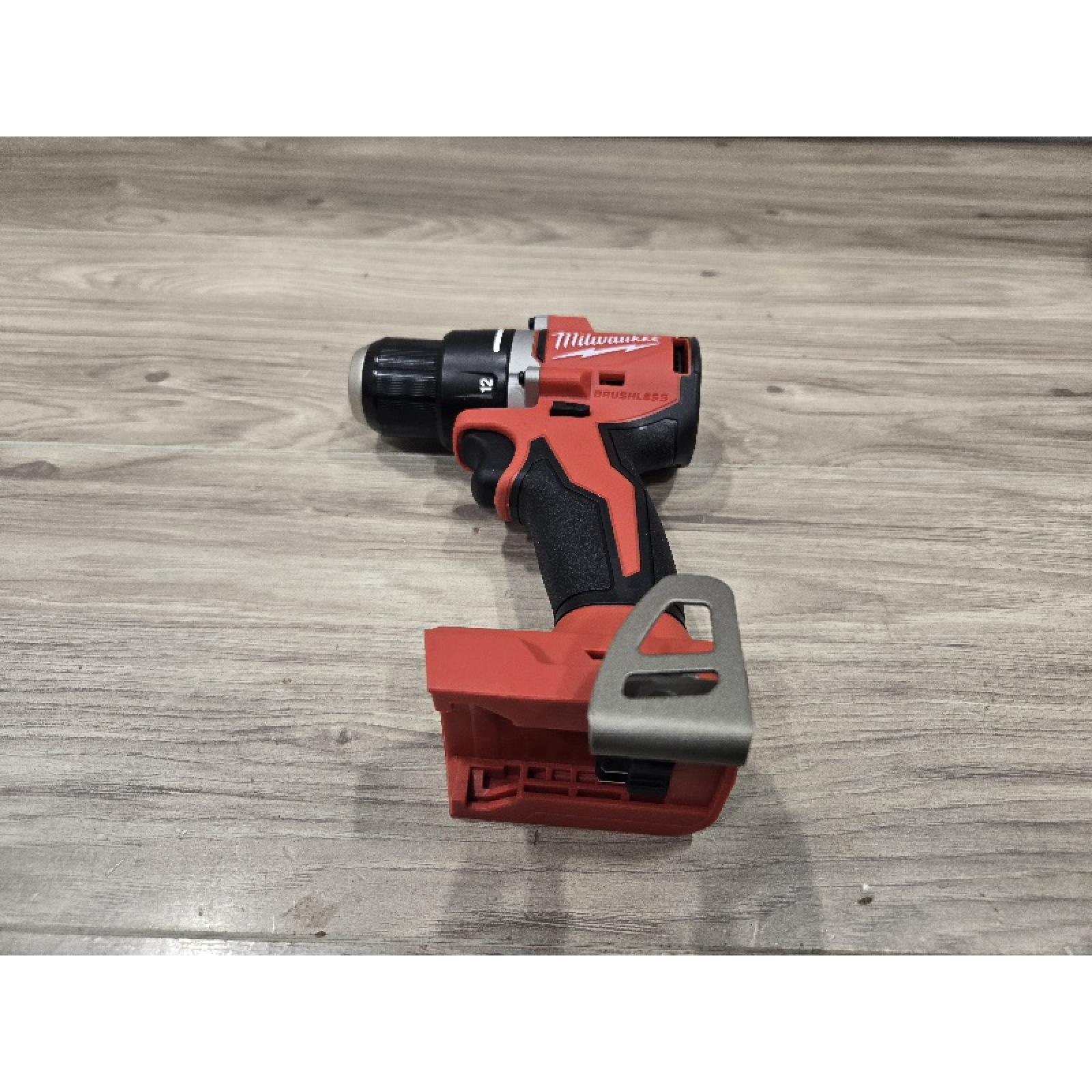AS-IS Milwaukee 3601-22CT M18 18V Drill/Driver Kit