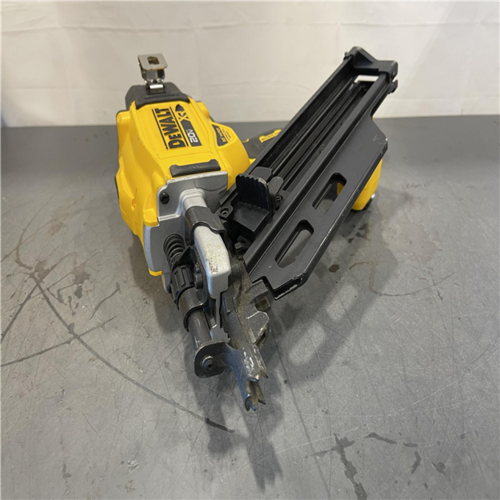 AS-IS - DEWALT 20V 30 Degree Cordless Framing Nailer