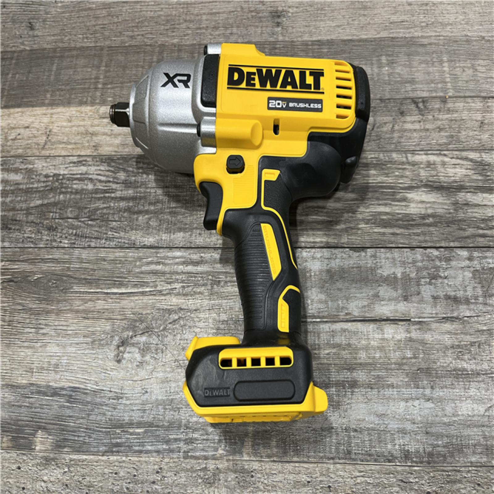 LIKE NEW - DEWALT 20V MAX Cordless 1/2 in. Impact Wrench (Tool Only)