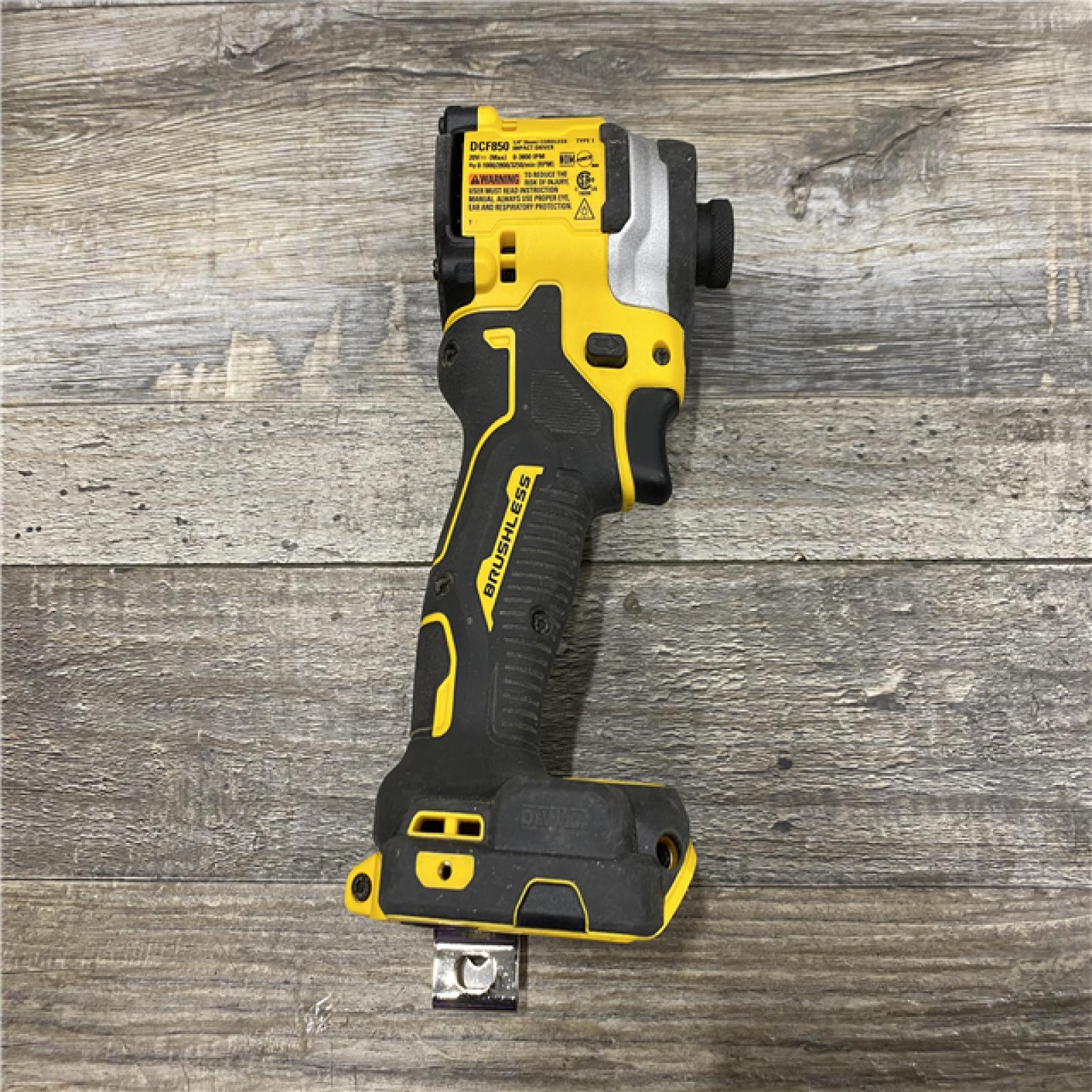 AS-IS DEWALT ATOMIC 20V MAX Lithium-Ion Cordless 1/4 in. Brushless Impact Driver Kit
