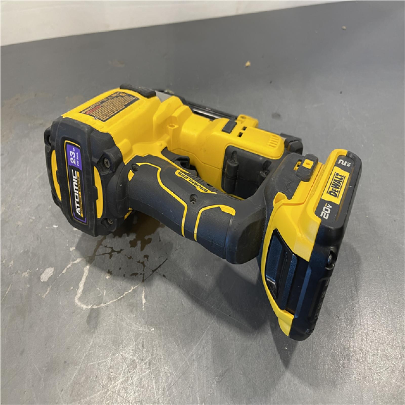 AS-IS - DeWalt ATOMIC 20V MAX Lithium Ion Cordless 23 Gauge Pin Nailer Kit