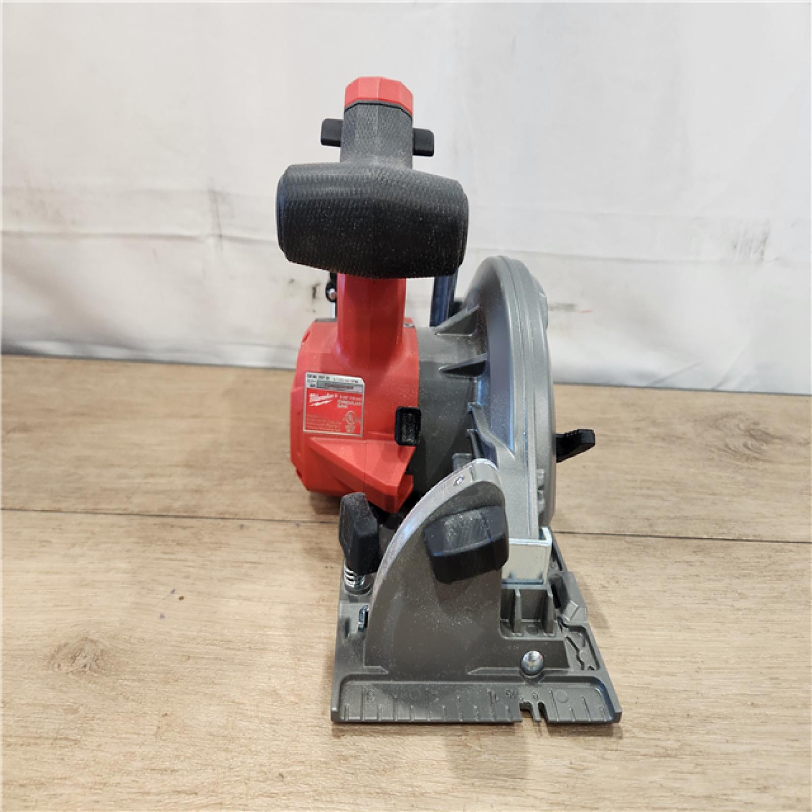 AS-IS- Milwaukee FUEL 12V Lithium-Ion Brushless 5-3/8 in. Cordless Circular Saw (Tool-Only)