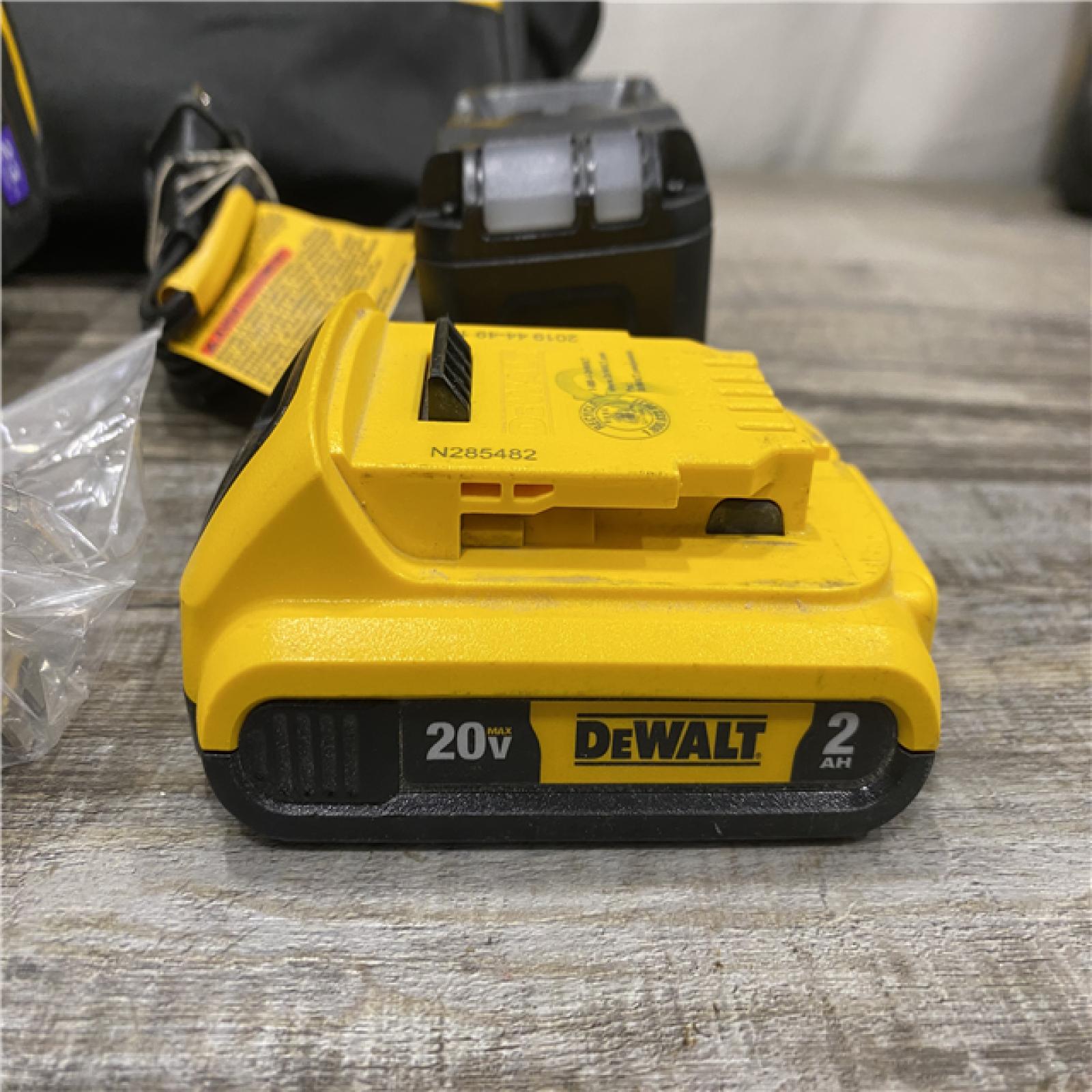 AS-IS DEWALT ATOMIC 20V MAX Lithium Ion Cordless 23 Gauge Pin Nailer Kit