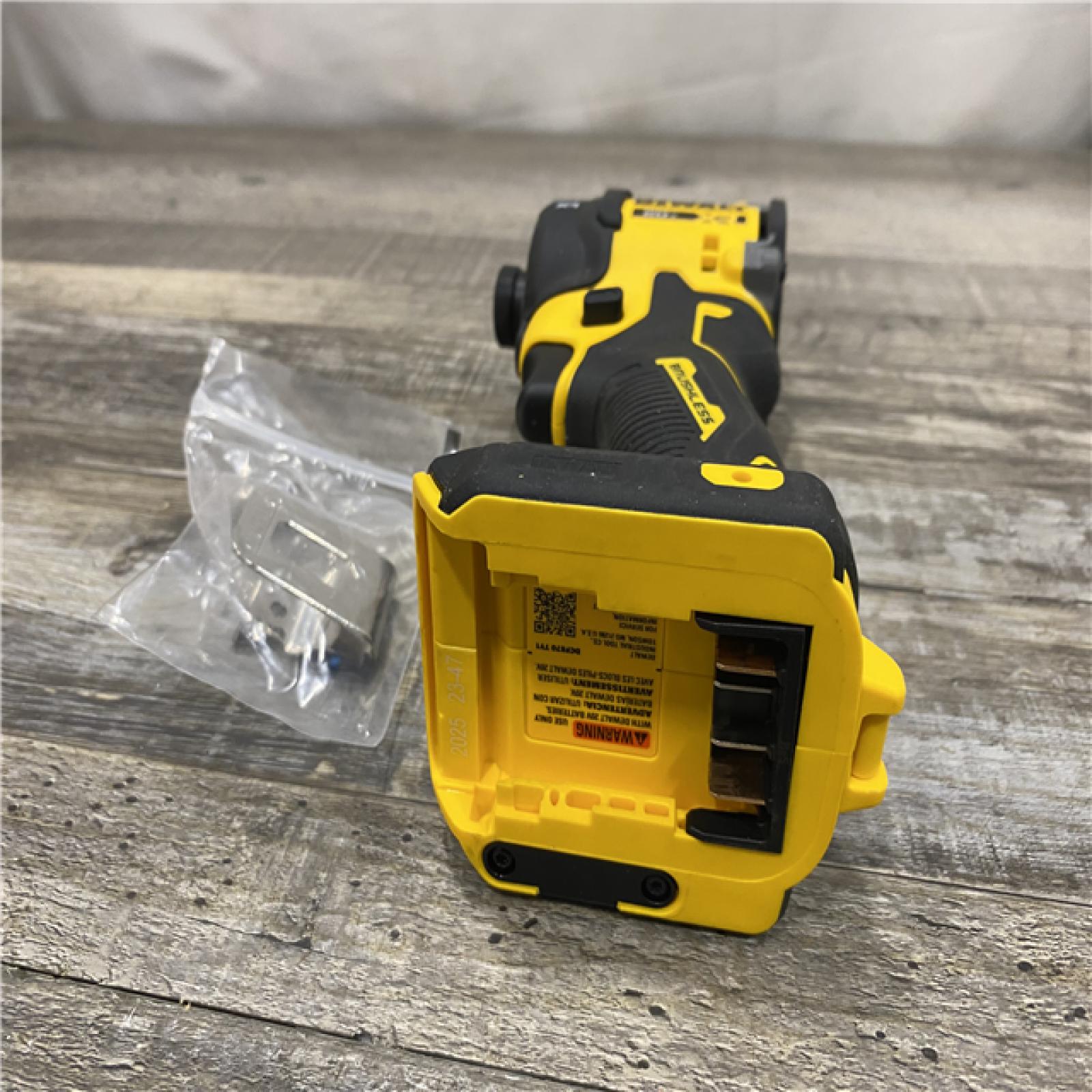 AS-IS DEWALT 20V MAX* XR Brushless Cordless 1/4 Quiet Hydraulic Impact Driver (Tool-Only)
