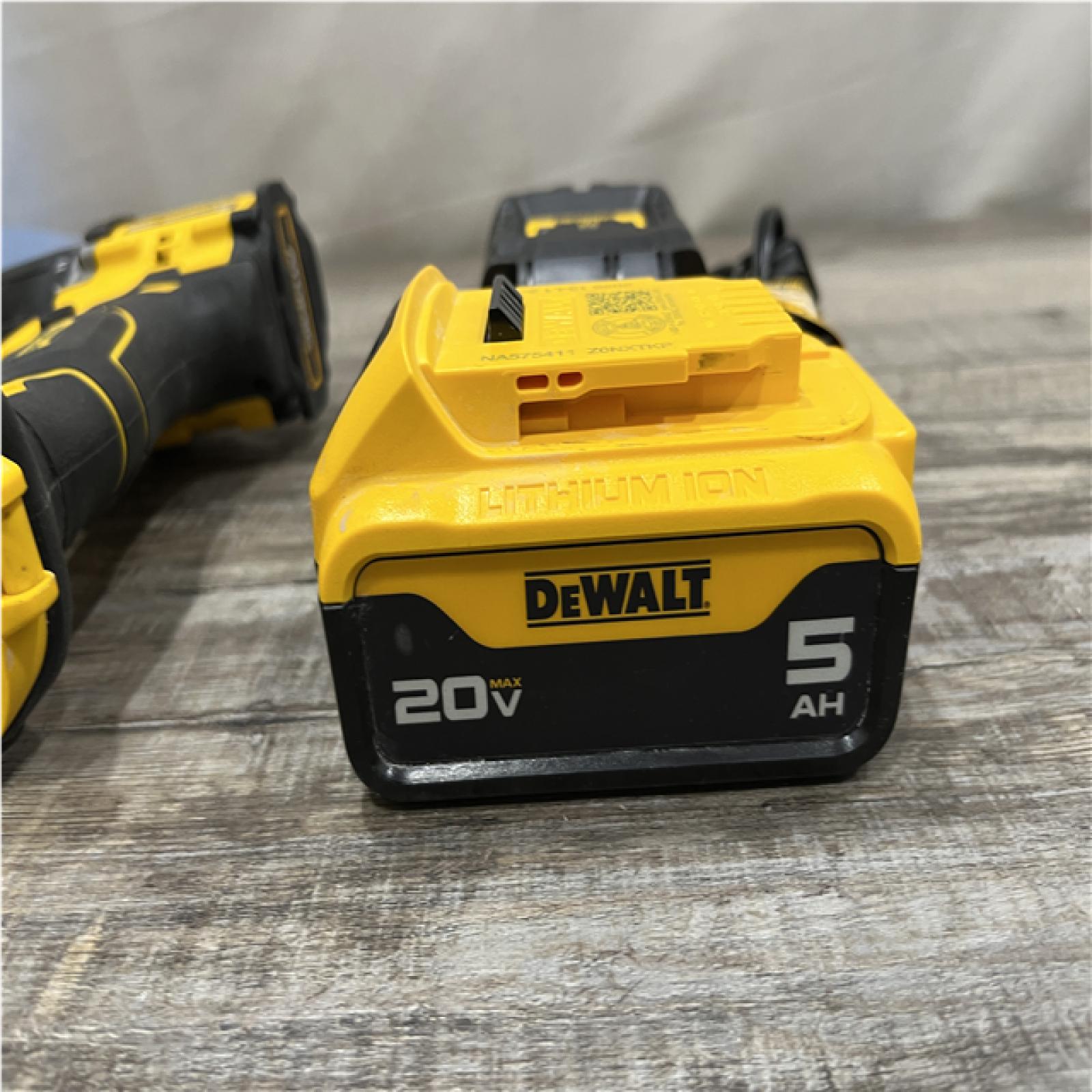 AS-IS DEWALT ATOMIC 20V Lithium-Ion Cordless 1/2 in. Hammer Drill Kit
