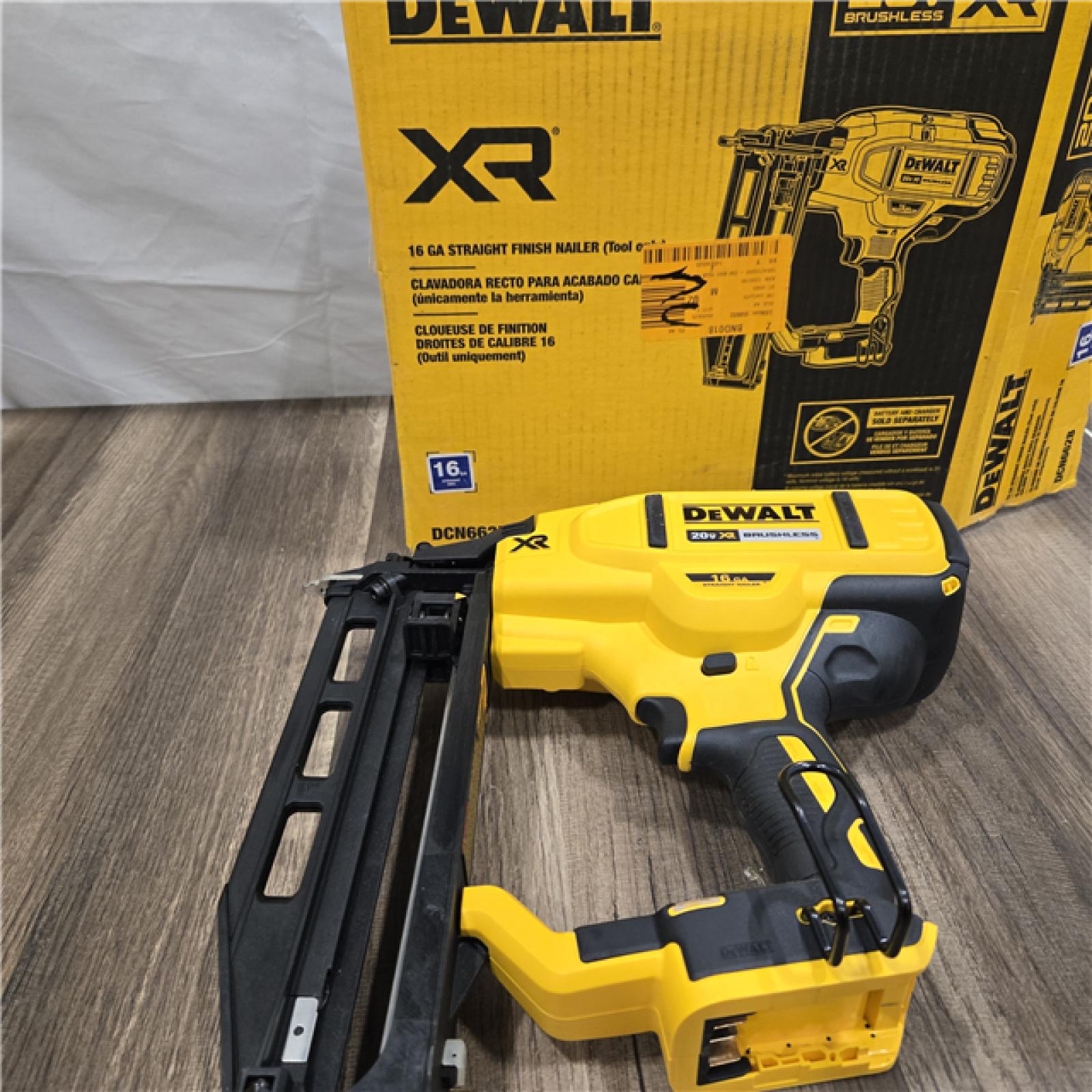 GOOD DEWALT 20V MAX XR 16-Gauge Lithium-Ion Cordless Finish Nailer (Tool Only)