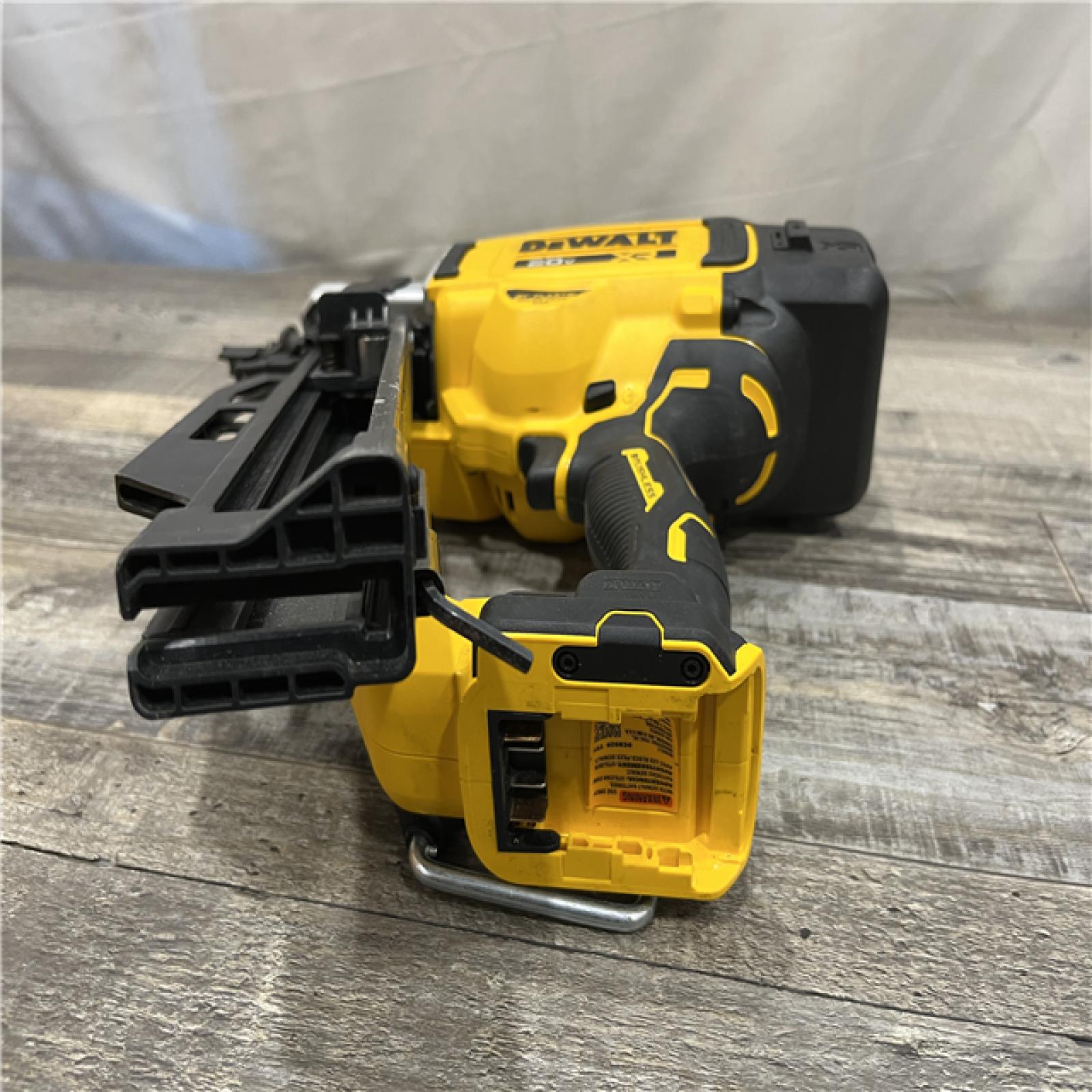AS-IS DEWALT 20-Volt 21° Cordless Framing Nailer (Tool-Only)