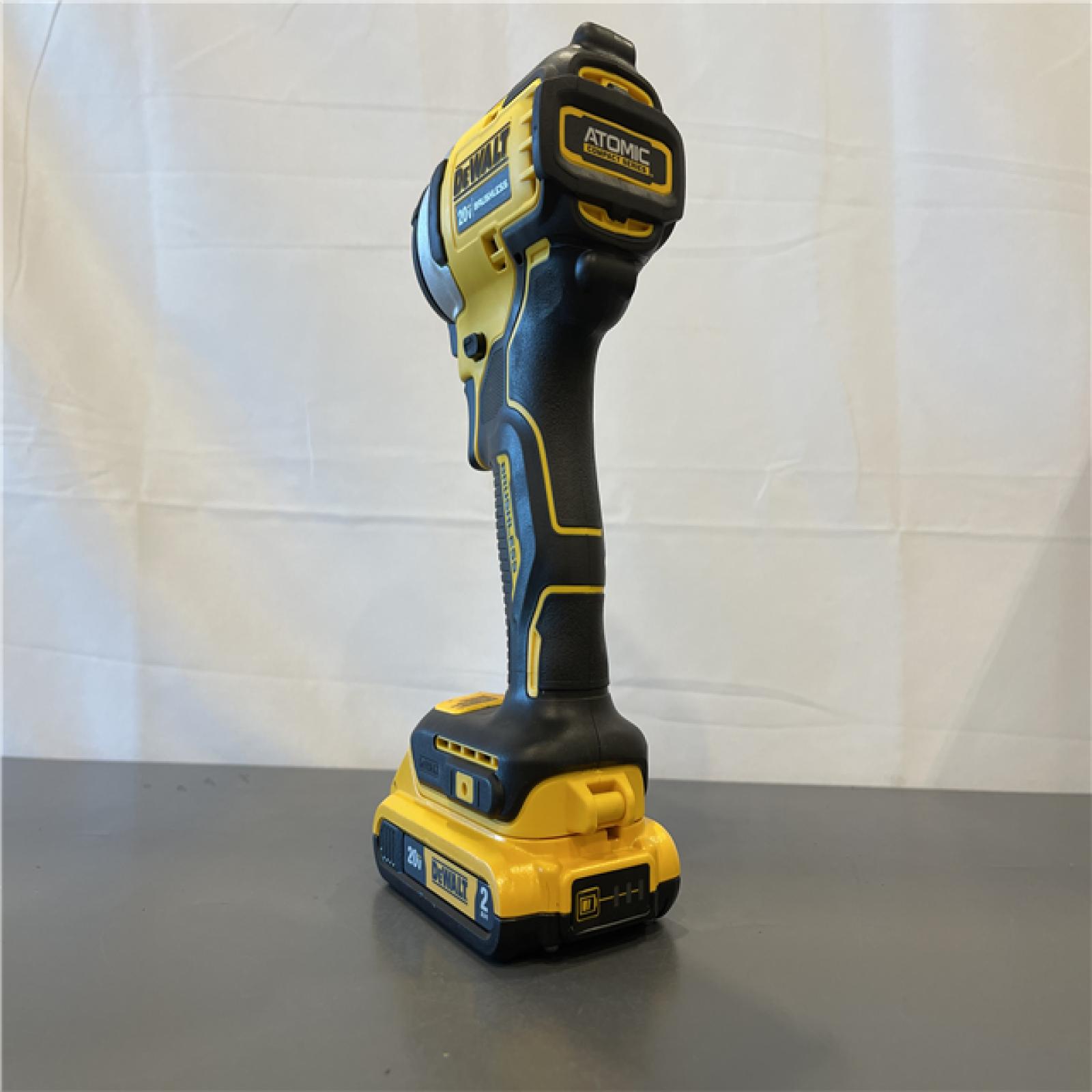 Like New! - DeWALT ATOMIC 20V MAX Cordless Compact Impact Driver Kit