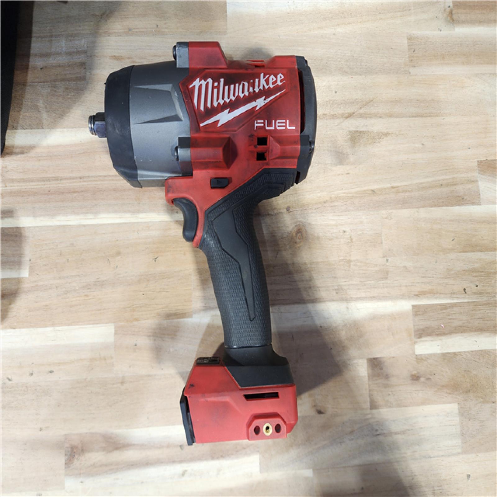 HOUSTON LOCATION - AS-IS Milwaukee FUEL 18V Lithium-Ion Brushless Cordless 1/2 in. Impact Wrench w/Friction Ring Kit