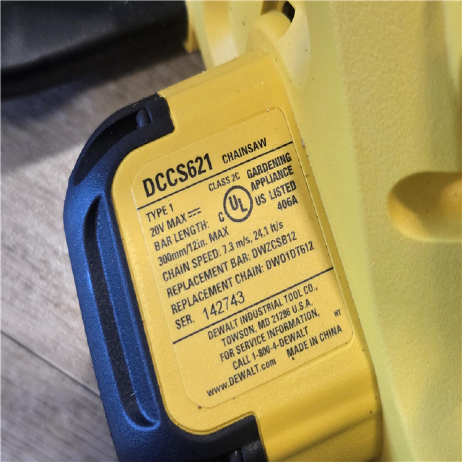 AS-IS DEWALT 20V MAX Compact 12 Cordless Chainsaw Kit