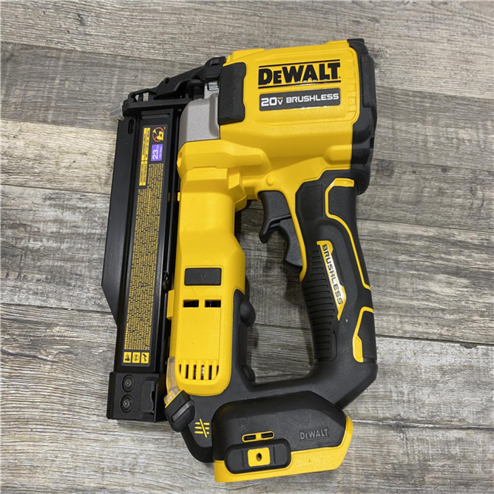 AS-IS DEWALT ATOMIC 20V MAX Lithium Ion Cordless 23 Gauge Pin Nailer Kit