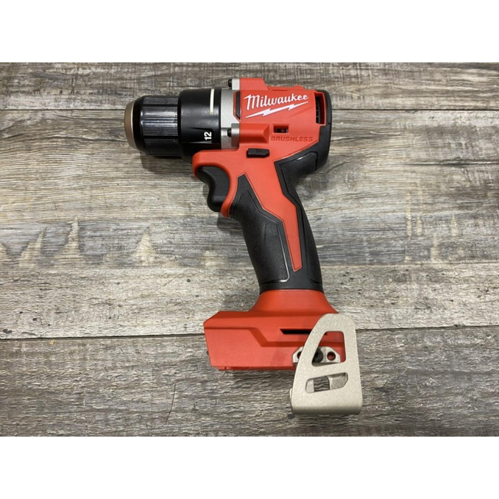 AS-IS Milwaukee 18V Lithium-Ion Brushless Cordless 1/2 in. Compact Drill/Driver Kit