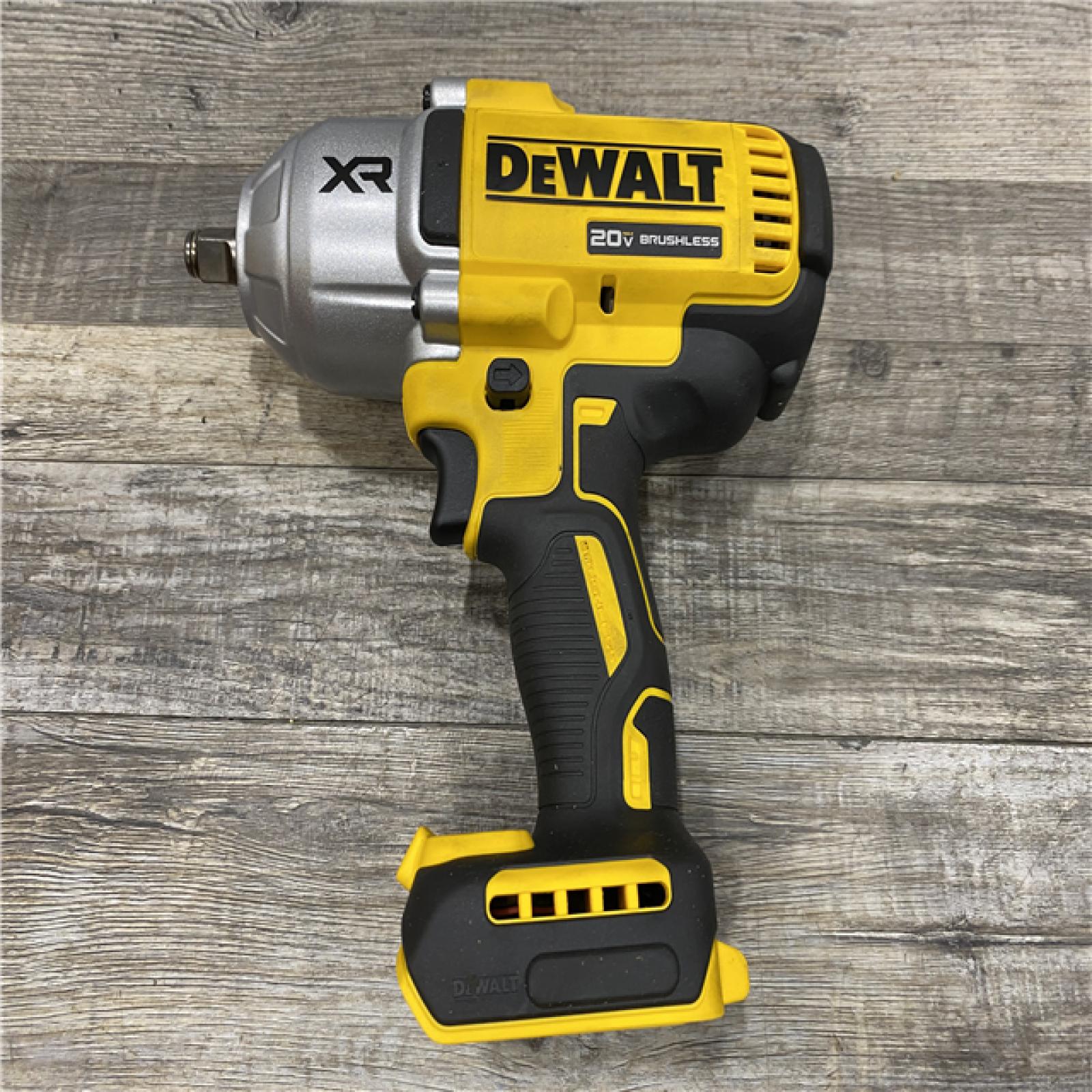 AS-IS DEWALT 20V MAX Lithium-Ion Cordless 1/2 in. Impact Wrench Kit