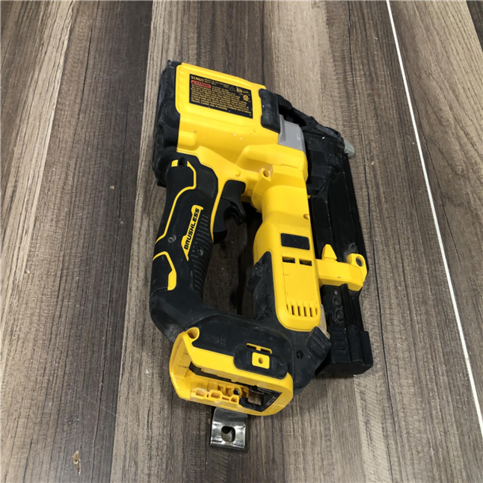 AS-IS DEWALT ATOMIC 20V MAX Lithium Ion Cordless 23 Gauge Pin Nailer Kit