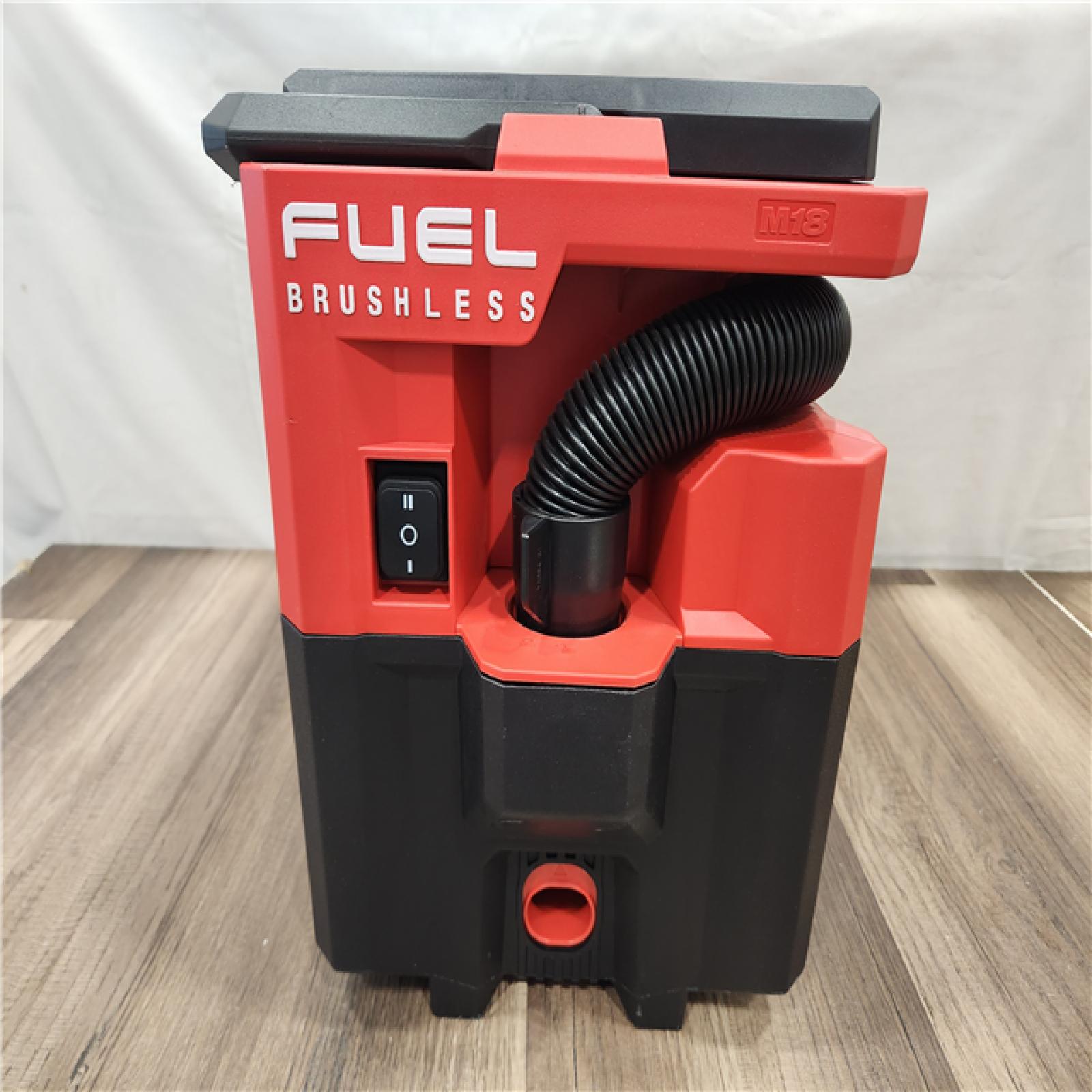 AS-IS- MILWAUKEE M18 FUEL PACKOUT 18-Volt Lithium-Ion Cordless 2.5 Gal. Wet/Dry Vacuum (TOOL ONLY)