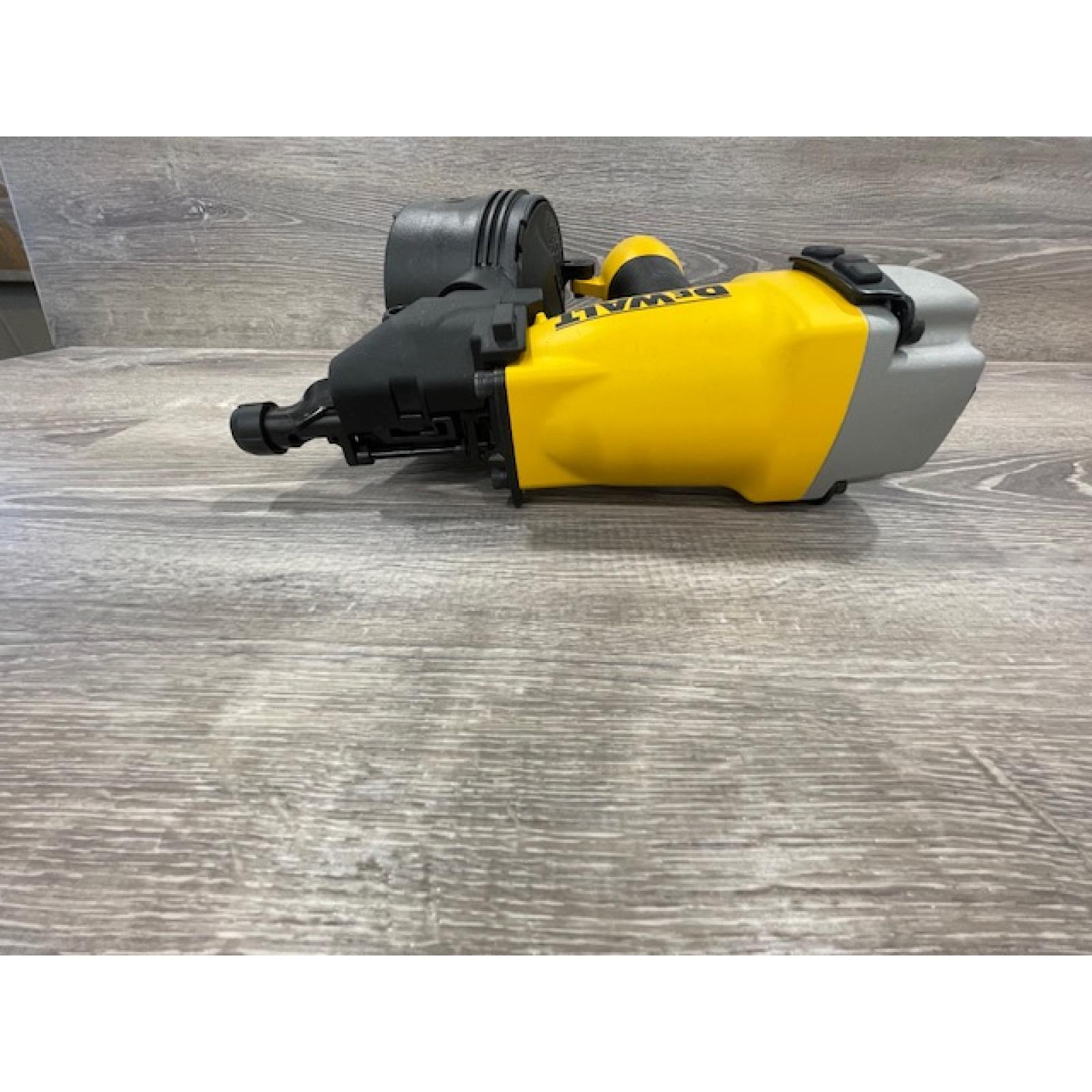 AS-IS DEWALT DW66C-1 2-1/2 Inch 15 Degree Coil Siding and Fencing Nailer