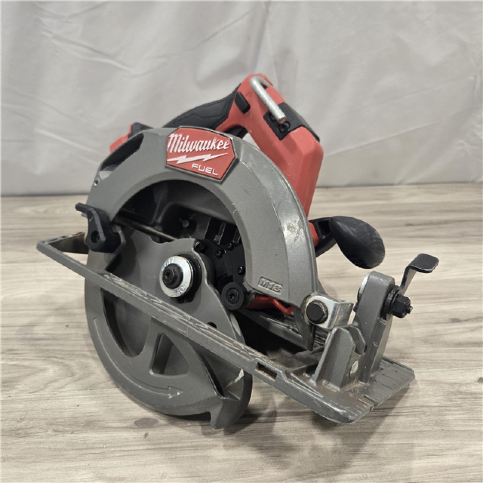 AS-IS Milwaukee M18 FUEL 7-1/4 Inch Circular Saw (Bare Tool)