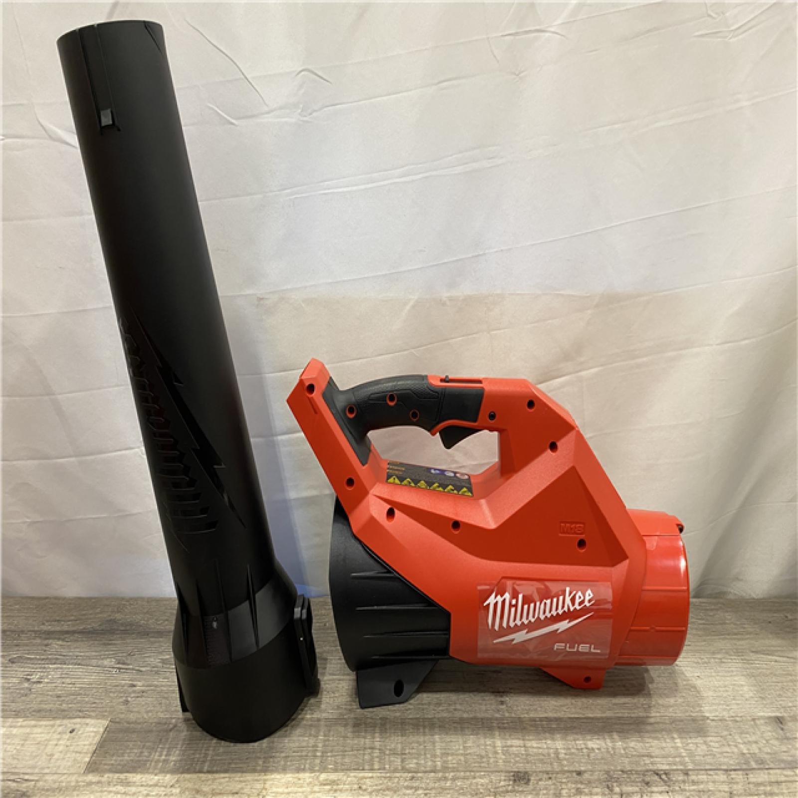 AS-IS Milwaukee FUEL 120 MPH 500 CFM 18V Brushless Cordless Battery Powered Leaf Blower Kit