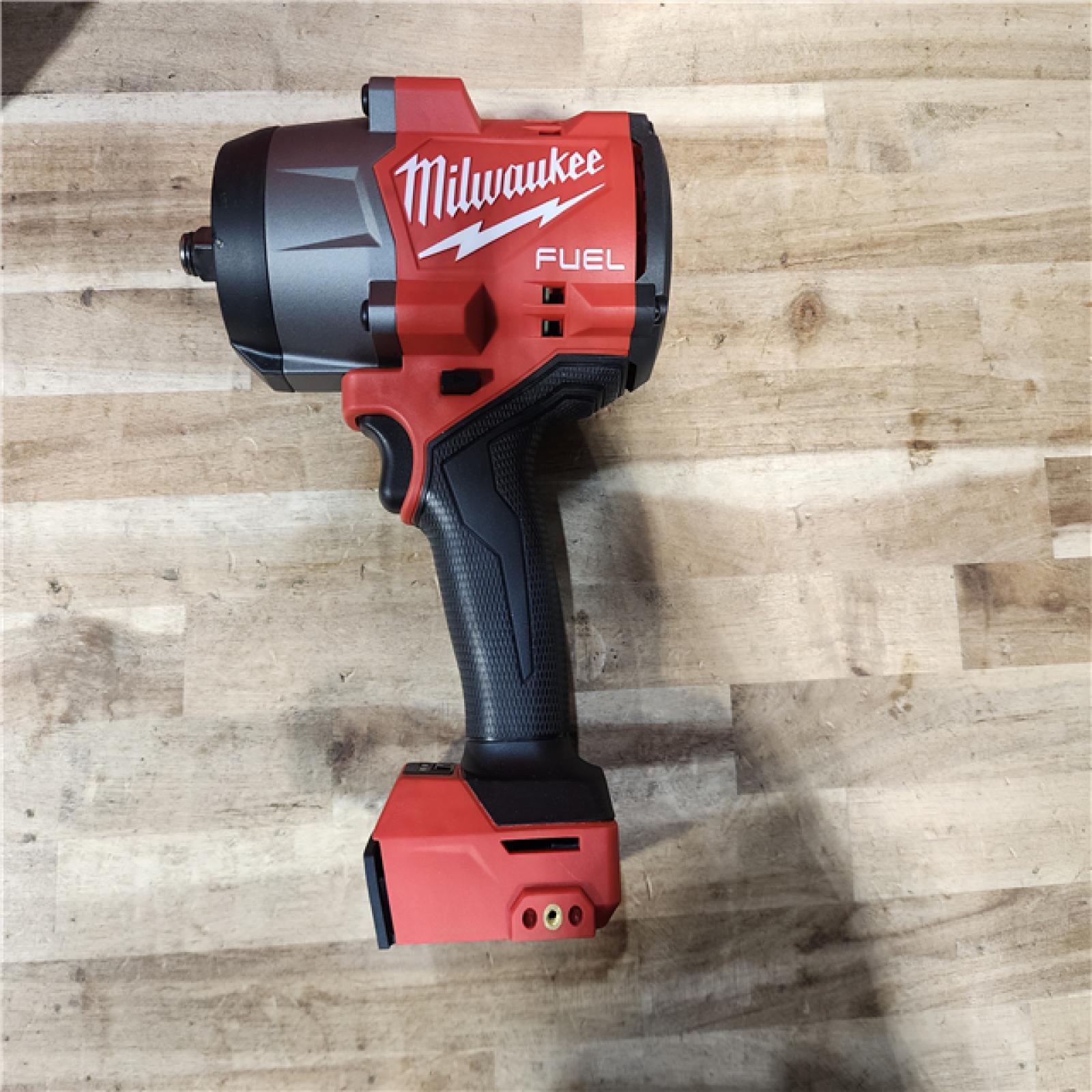 HOUSTON LOCATION - AS-IS (APPEARS LIKE NEW) Milwaukee FUEL 18V Lithium-Ion Brushless Cordless 1/2 in. Impact Wrench w/Friction Ring Kit