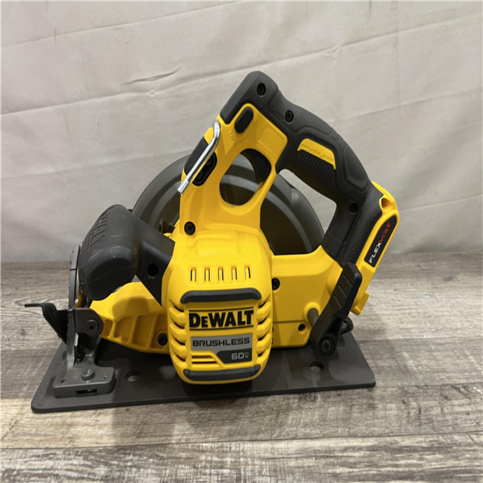 AS-IA DEWALT FLEXVOLT 60V MAX Cordless Brushless 7-1/4 in. Circular Saw with Brake (Tool Only)
